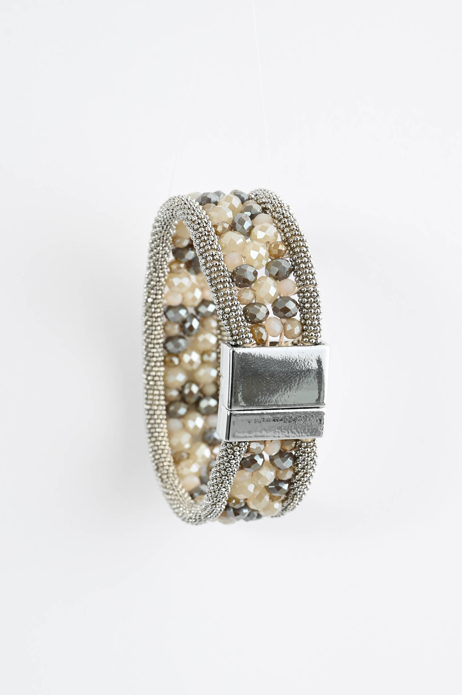 Mehrreihiges Perlenarmband in Opal White Mehrreihiges Perlenarmband in Opal White