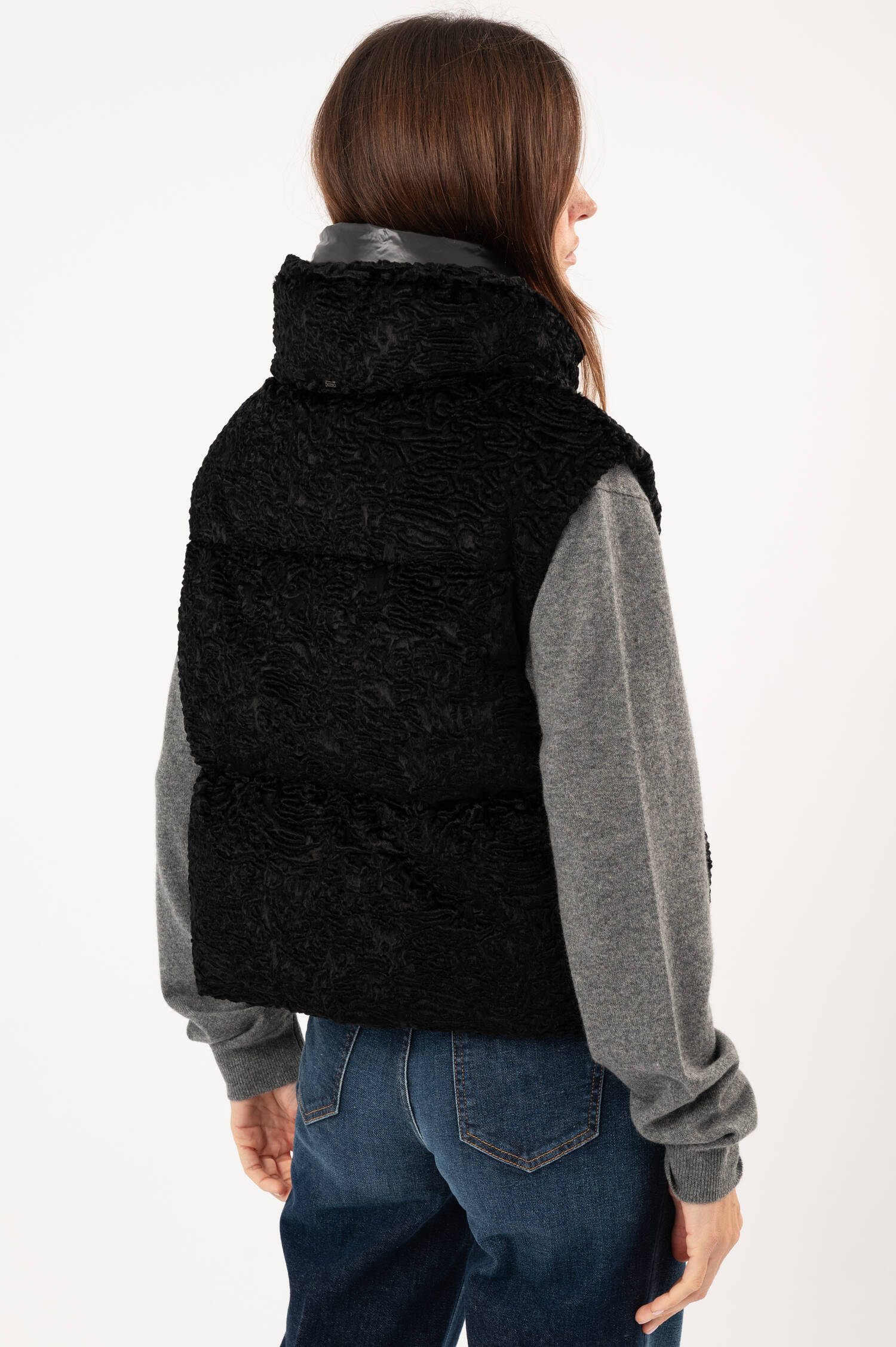 Daunengilet in Schwarz Daunengilet in Schwarz