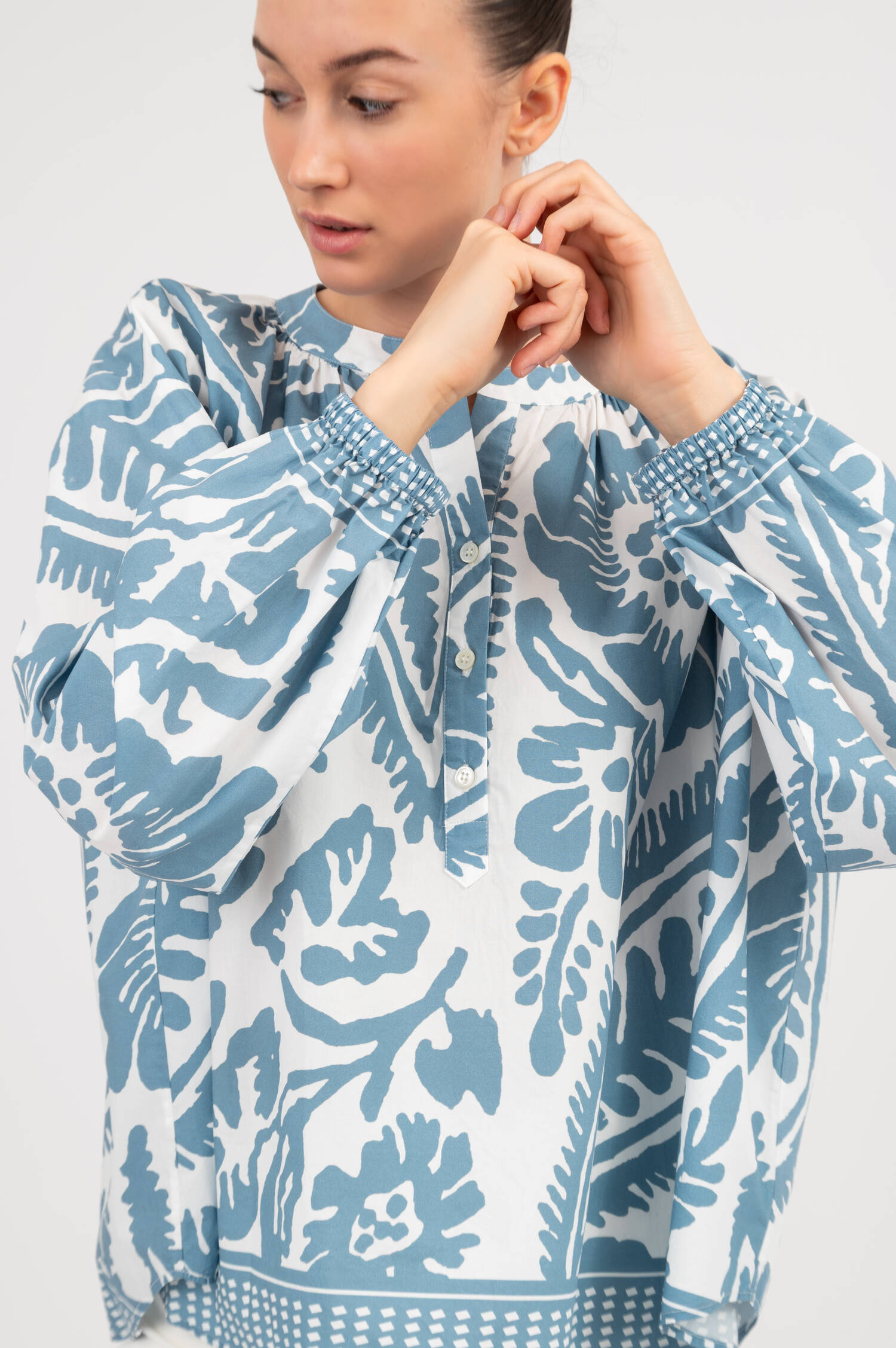 Tunika mit Allover Blumenmuster in Blau