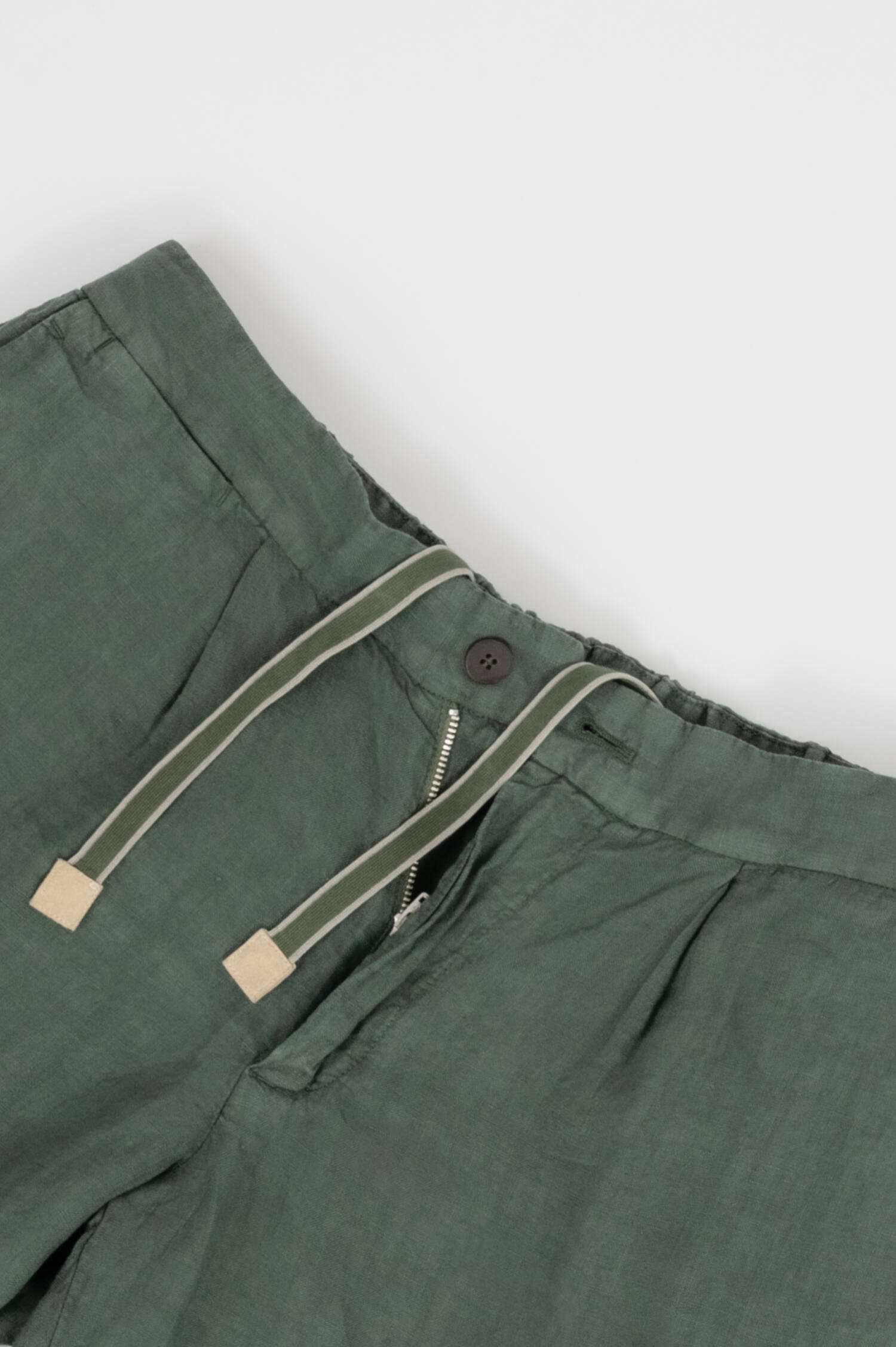 Leinen Bermuda in Dunkelgrün