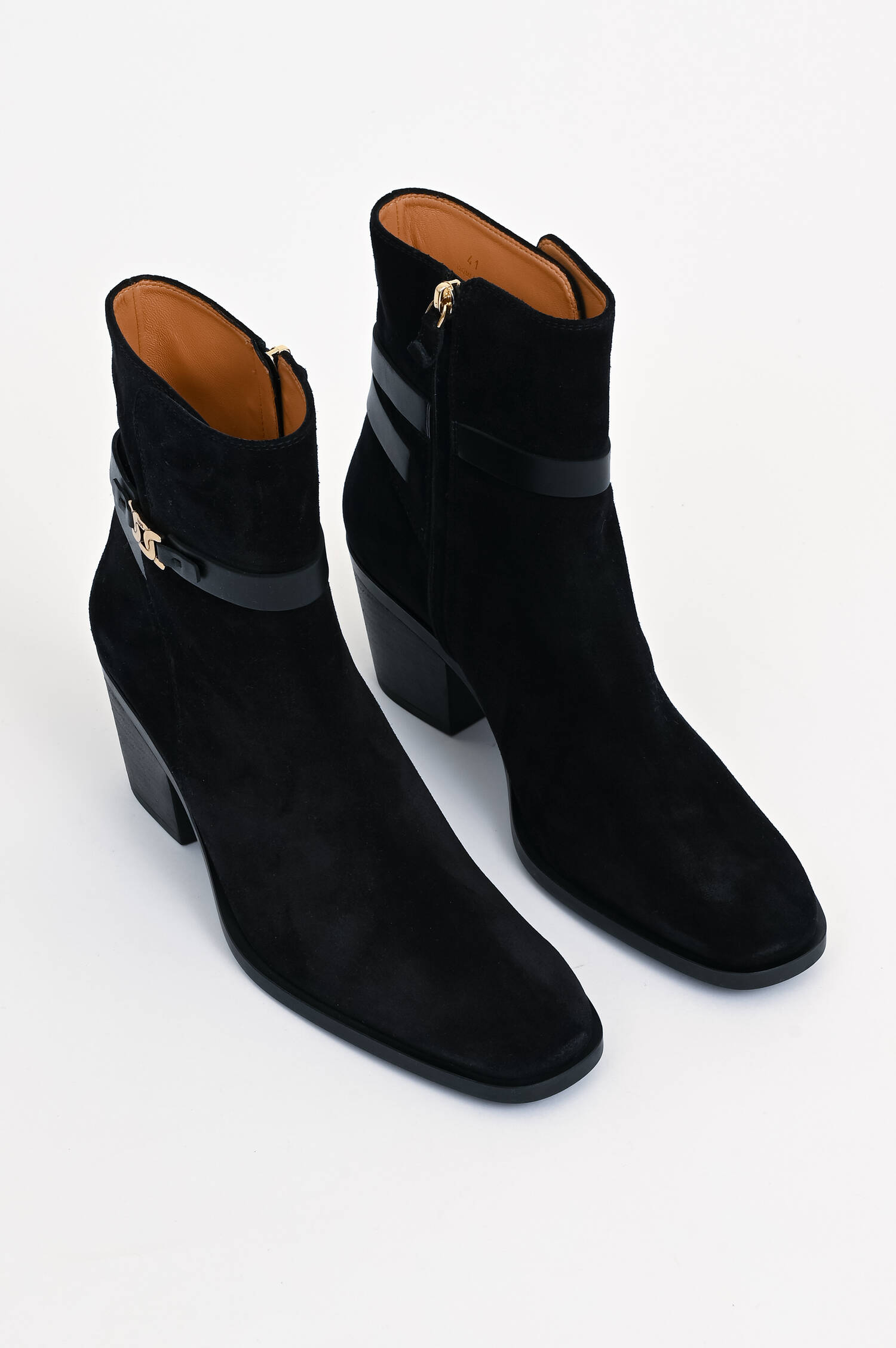 Stiefelette mit Logo-Detail in Schwarz Stiefelette mit Logo-Detail in Schwarz