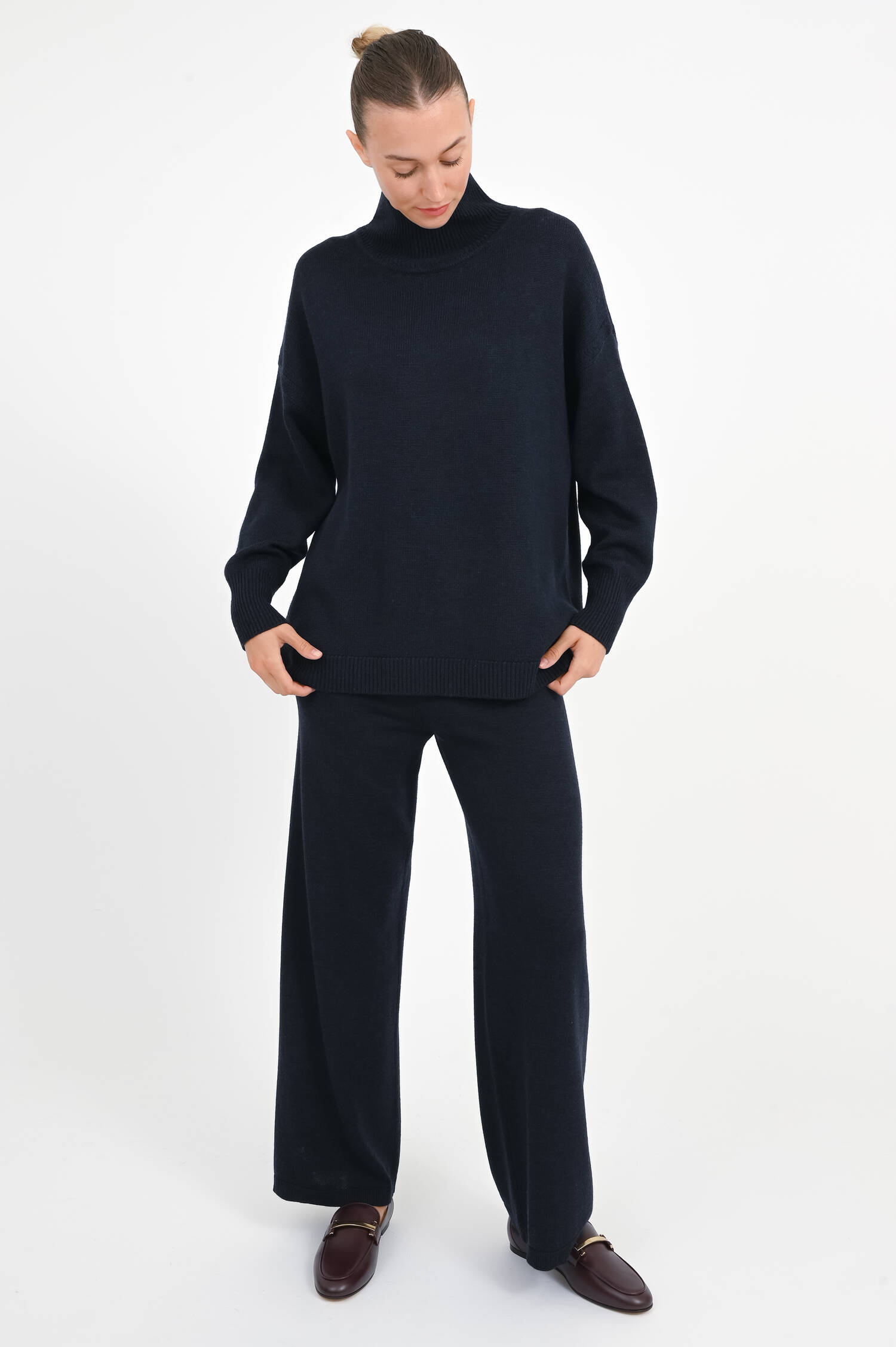 Pullover aus Wolle mit Arm-Detail in Navy