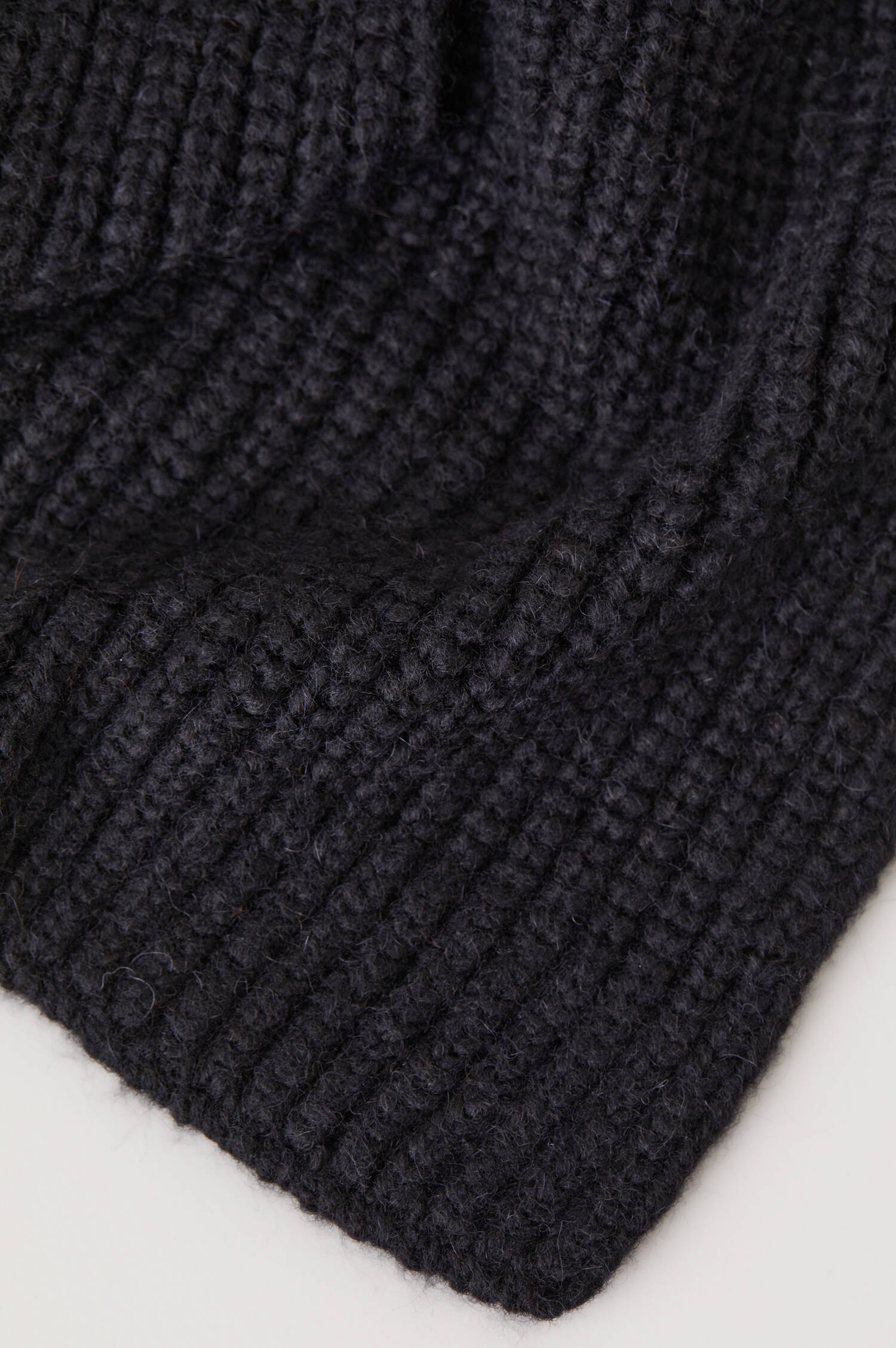 Strickschal aus Alpaka-Mix in Schwarz