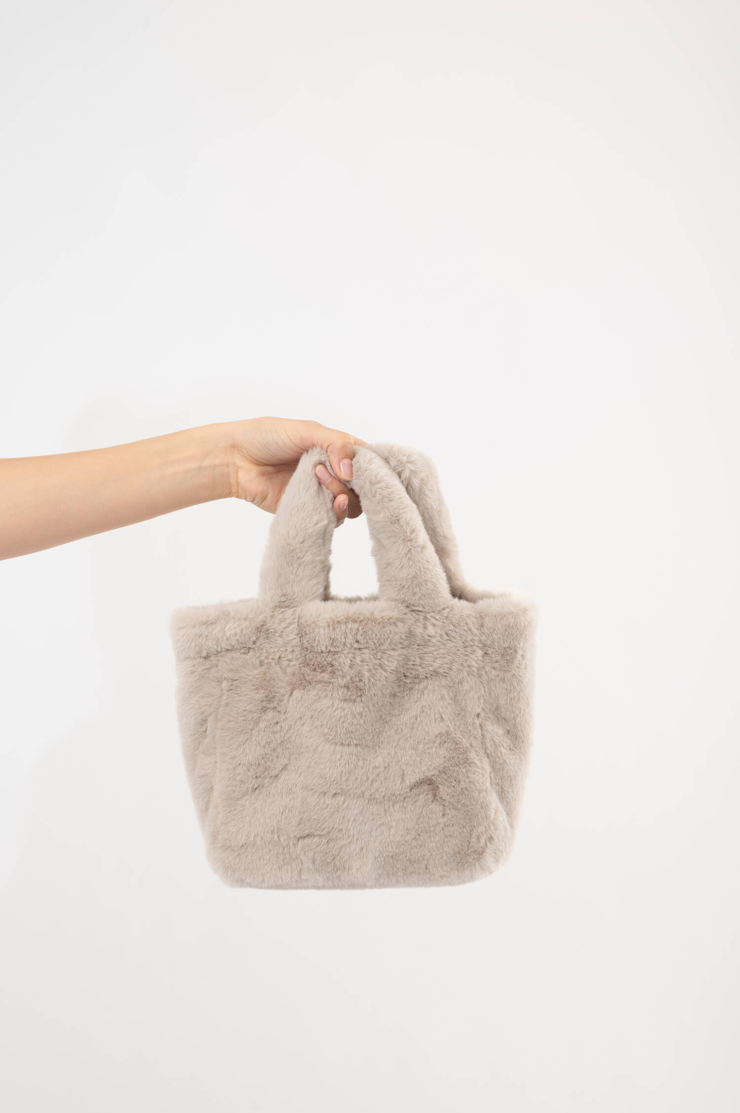 Faux Fur Tasche in Beige Faux Fur Tasche in Beige