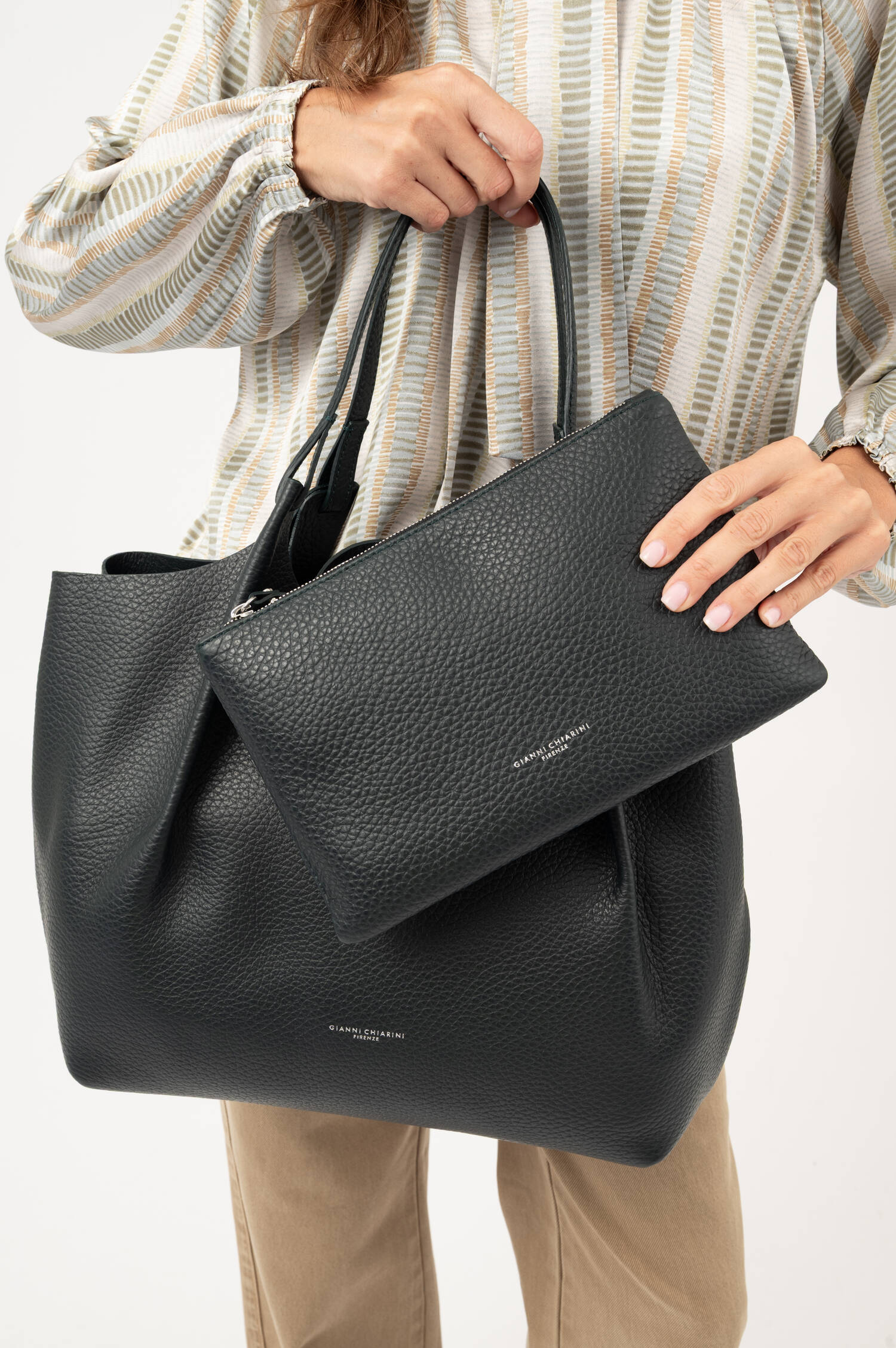 Leder-Shopper mit Pochette DUA in Samtgrün