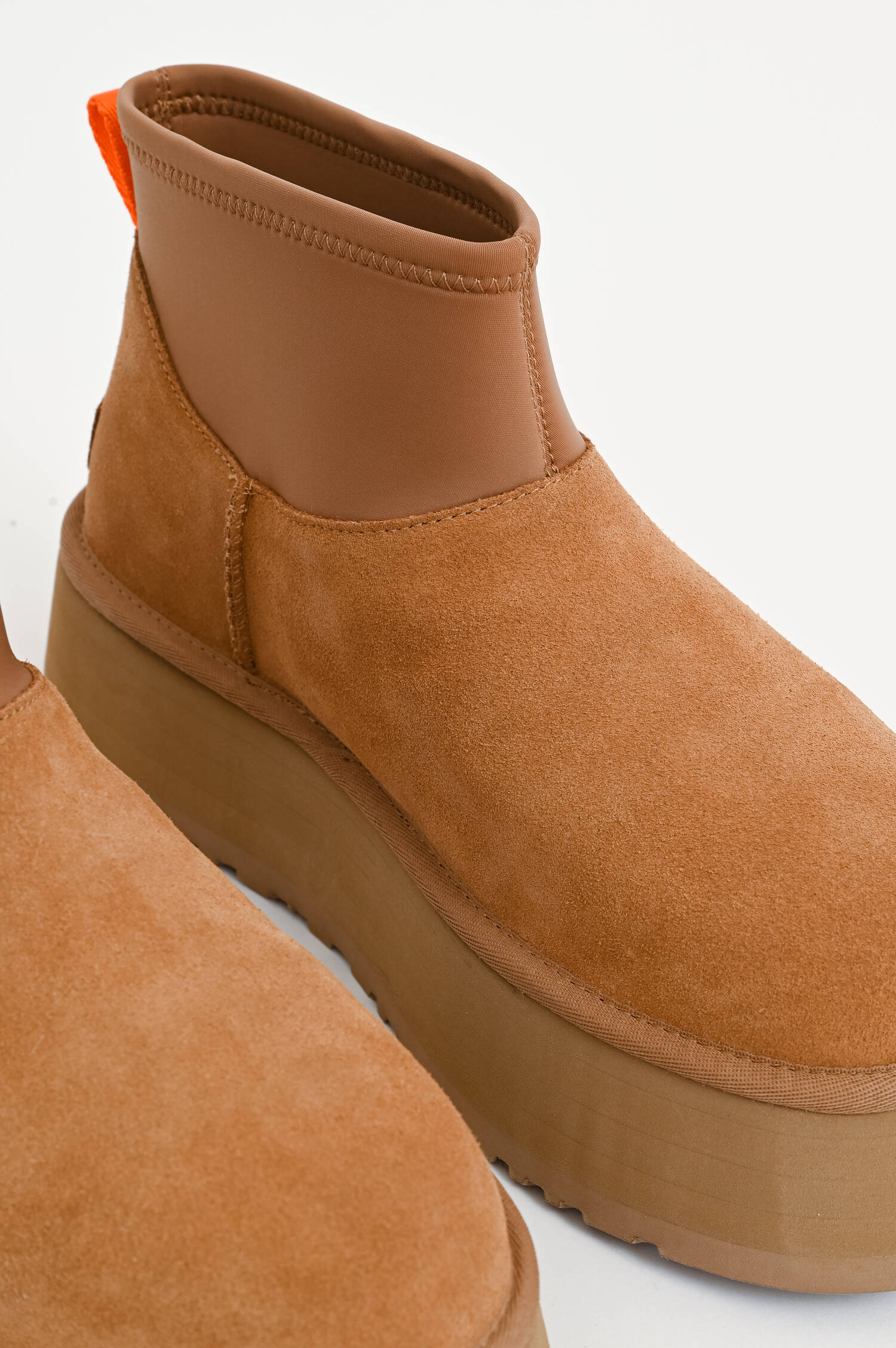 Lammfell-Boot CASSIC MINI DIPPER in Chestnut