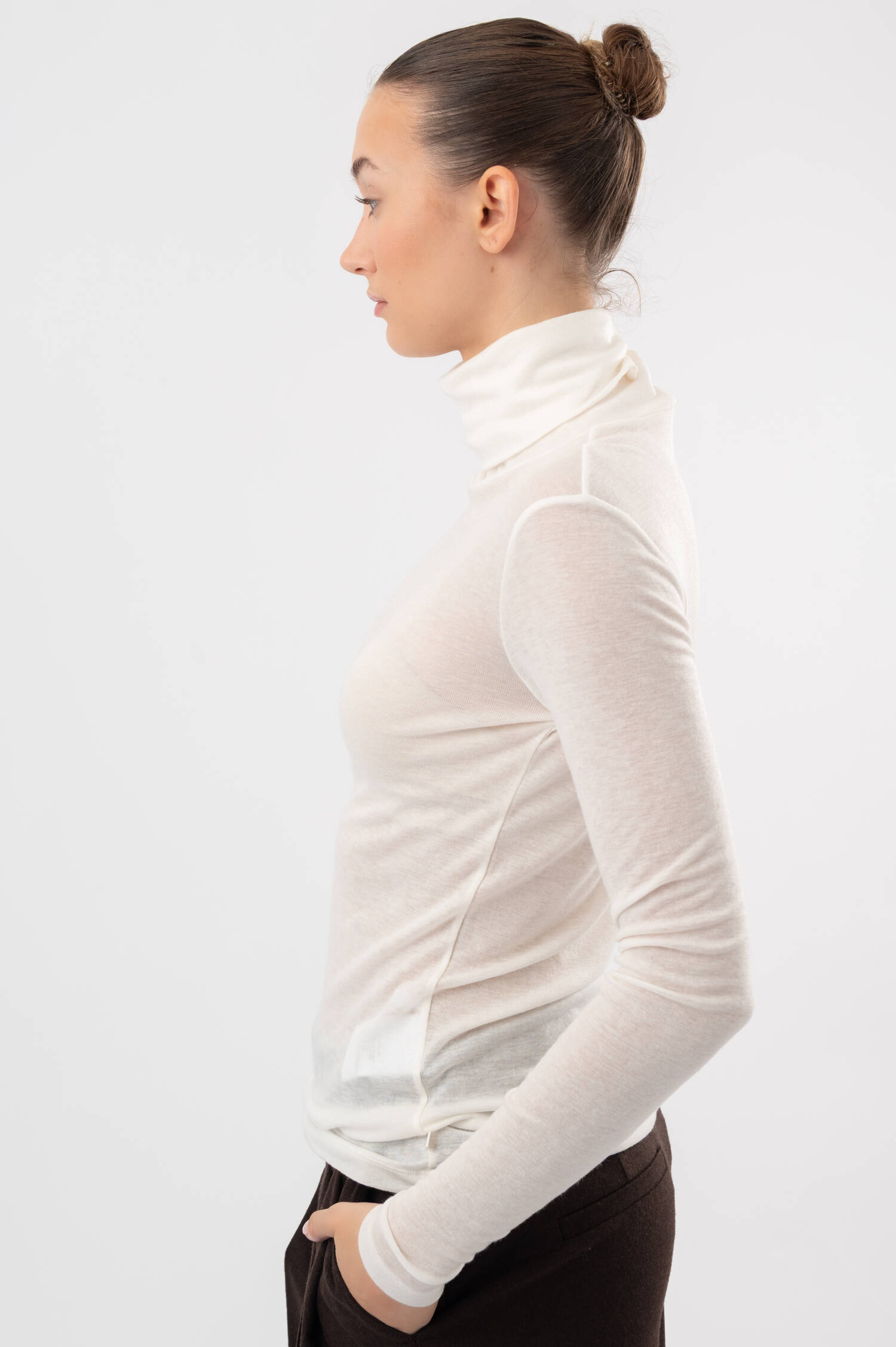 Langarm-Rollkragenshirt in Elfenbeinweiß