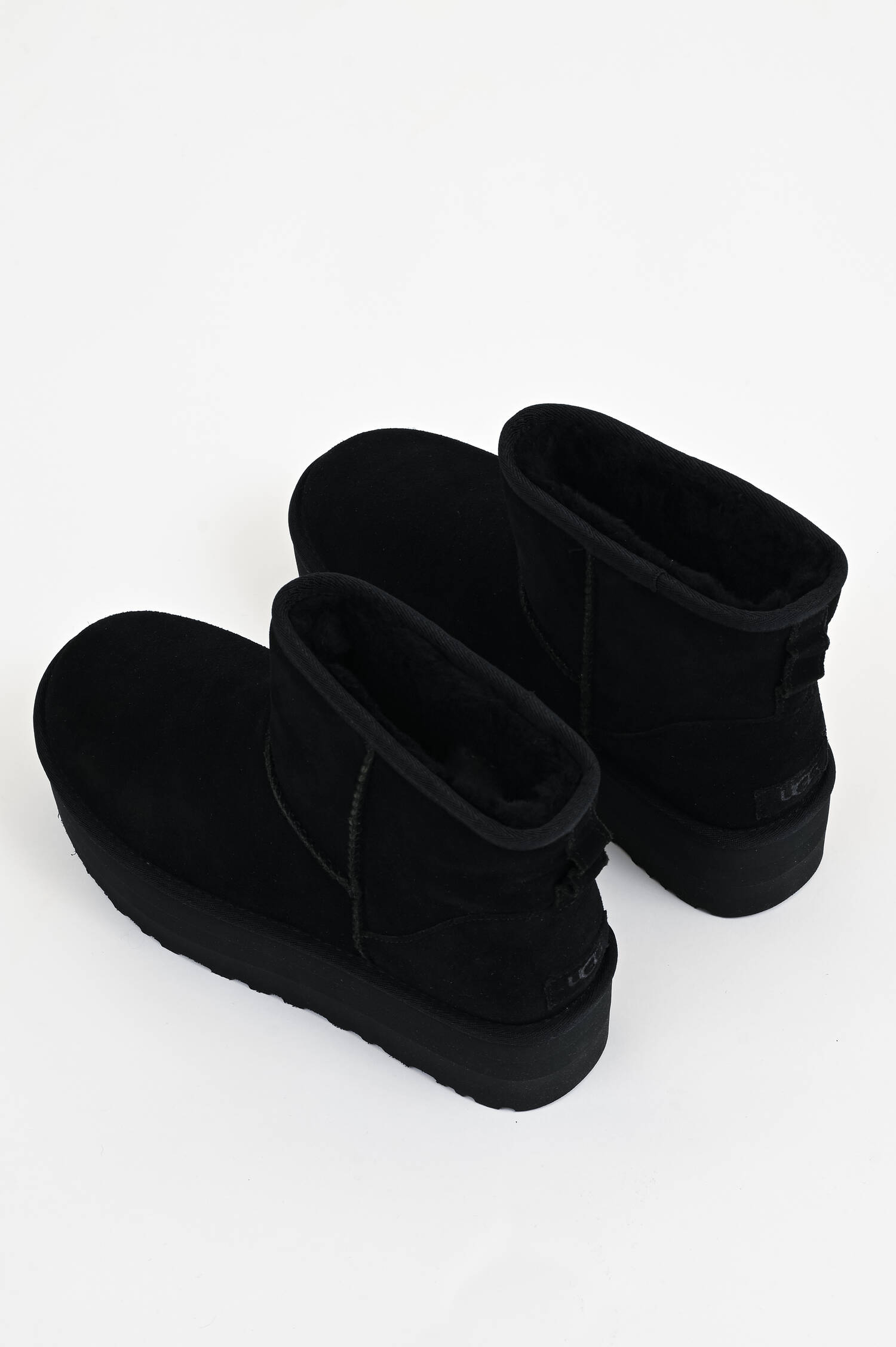 Lammfell-Boot CLASSIC MINI PLATTFORM in Schwarz