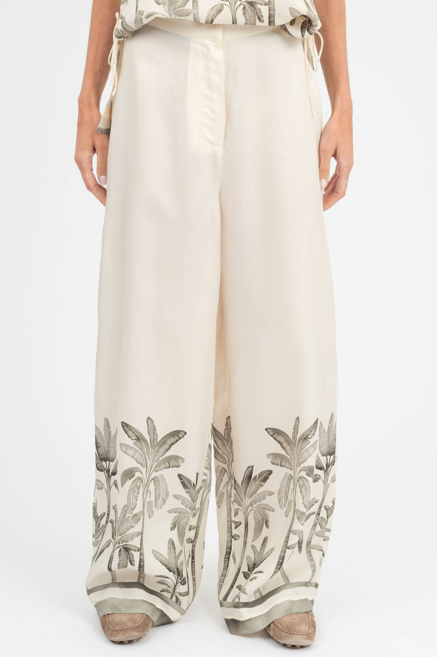 Hose IZABELLE mit Palmen-Print in Creme Hose IZABELLE mit Palmen-Print in Creme