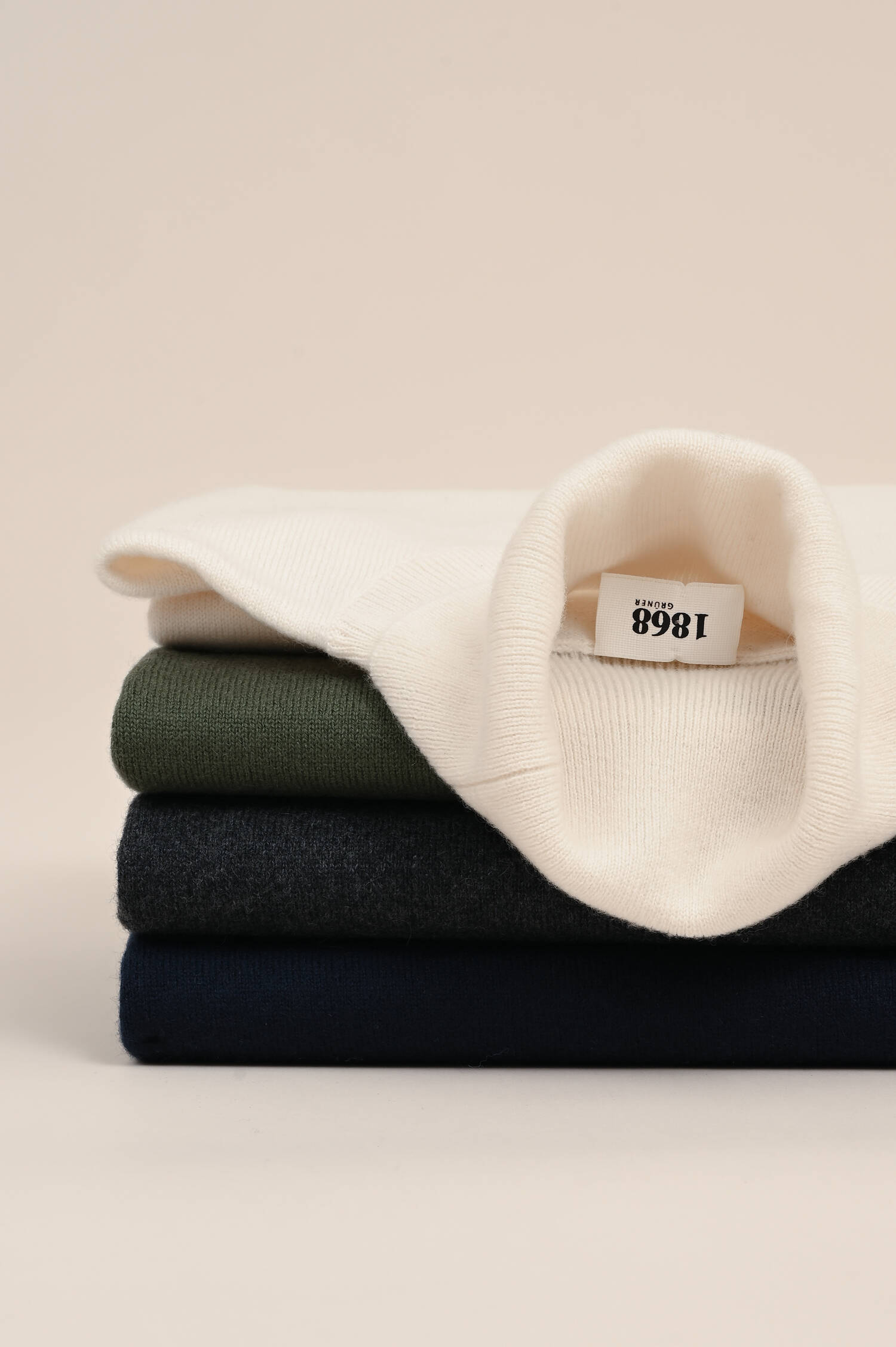 Rollkragenpullover aus Cashmere in Anthrazit