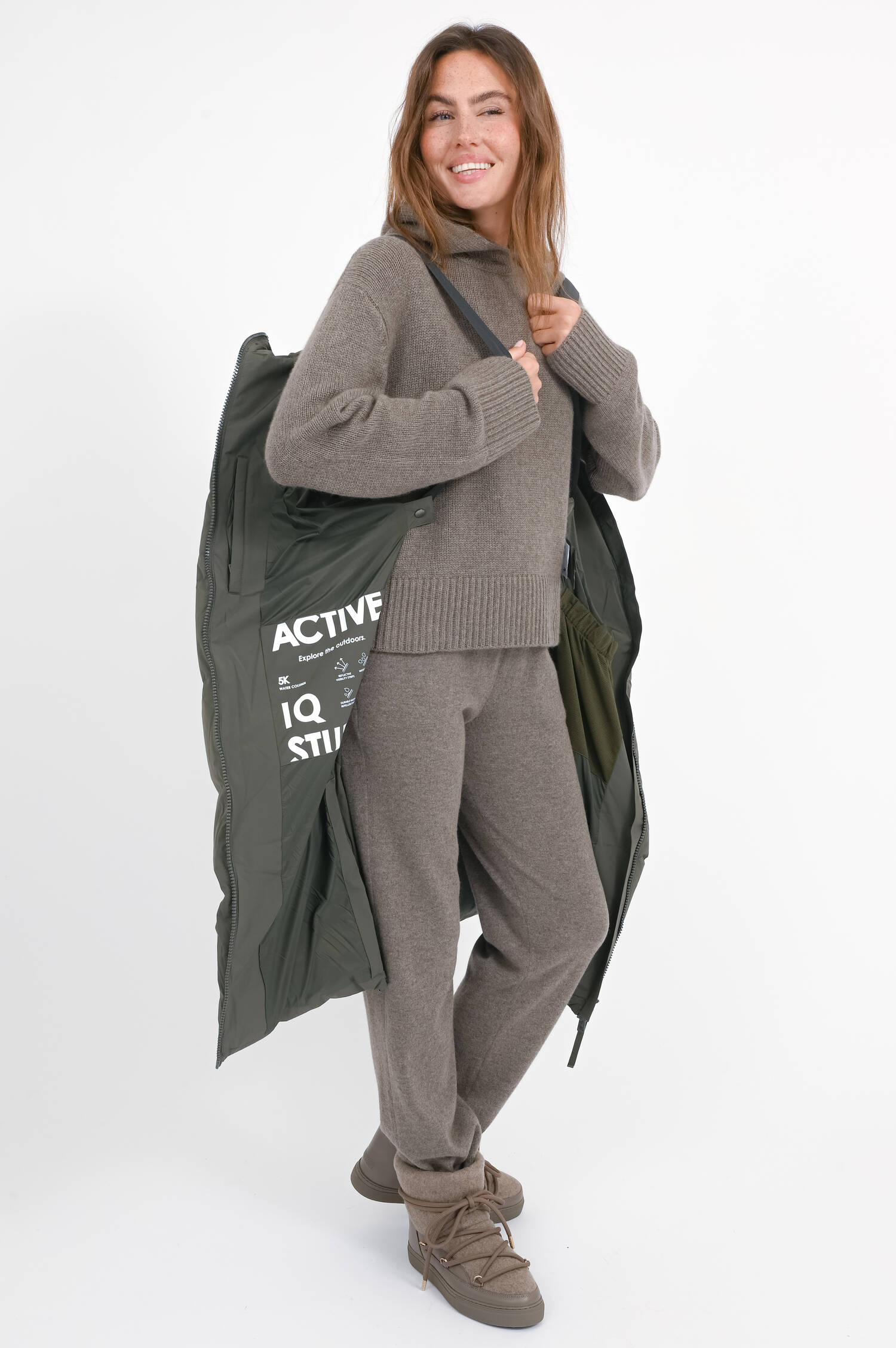 Steppmantel mit Seitenschlitzen in Oliv