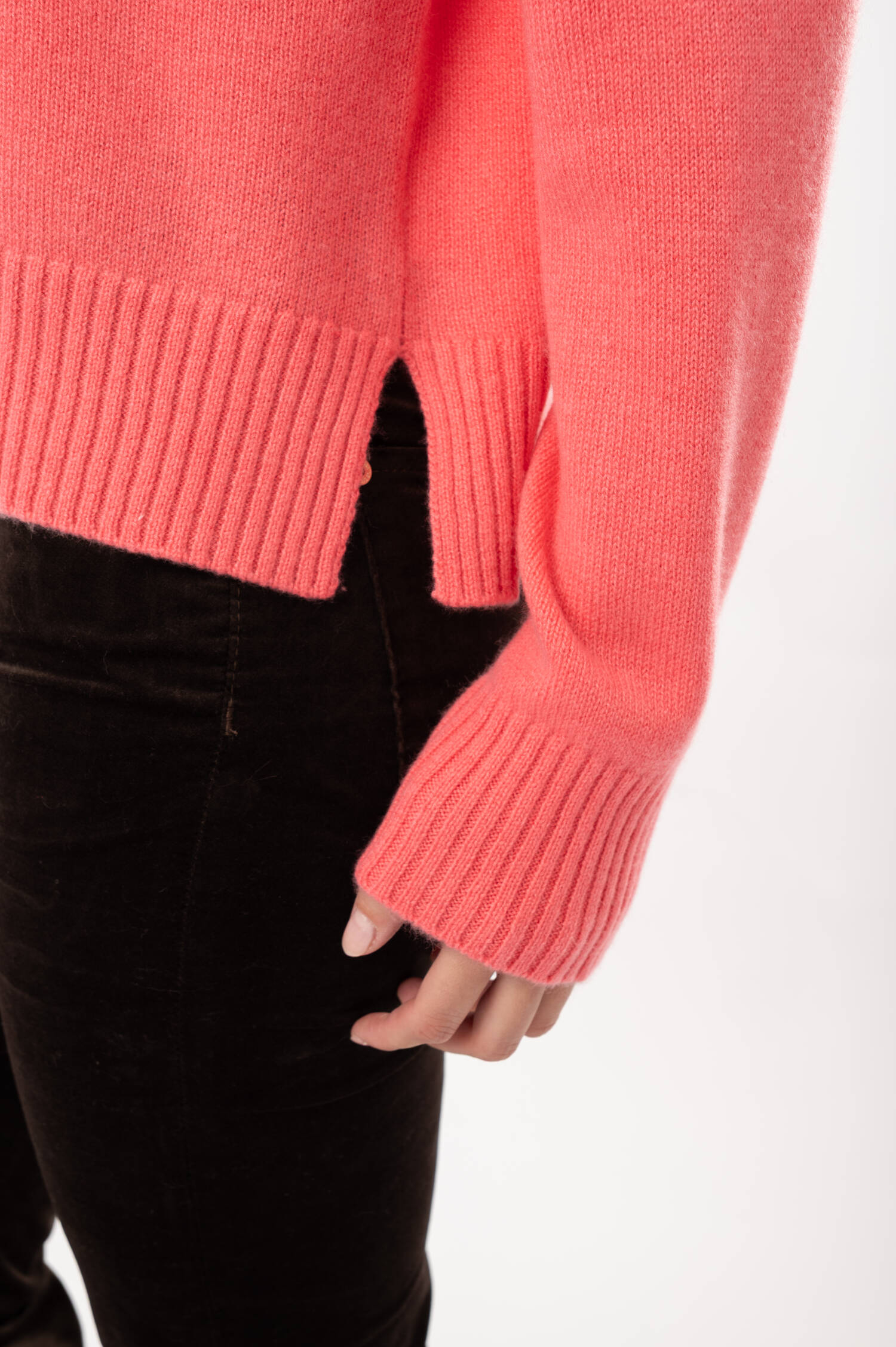 Cashmere-Pullover in Korallrot Cashmere-Pullover in Korallrot