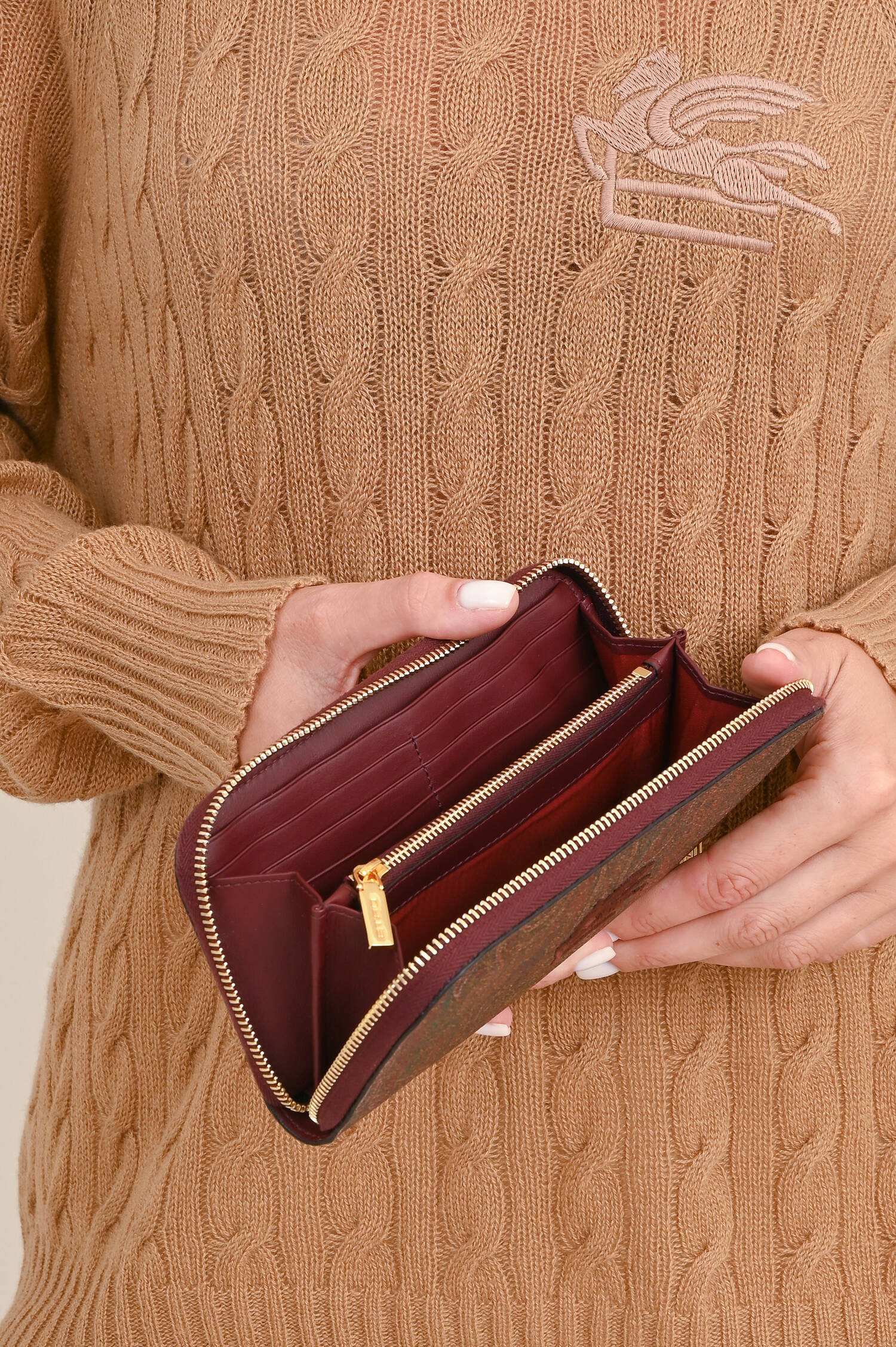 Brieftasche mit Paisley-Print in Bordeaux