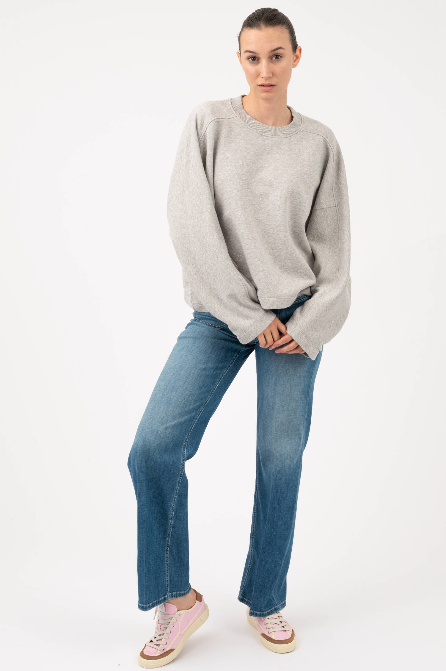 Sweater mit geraffter Rückennaht in Grau
