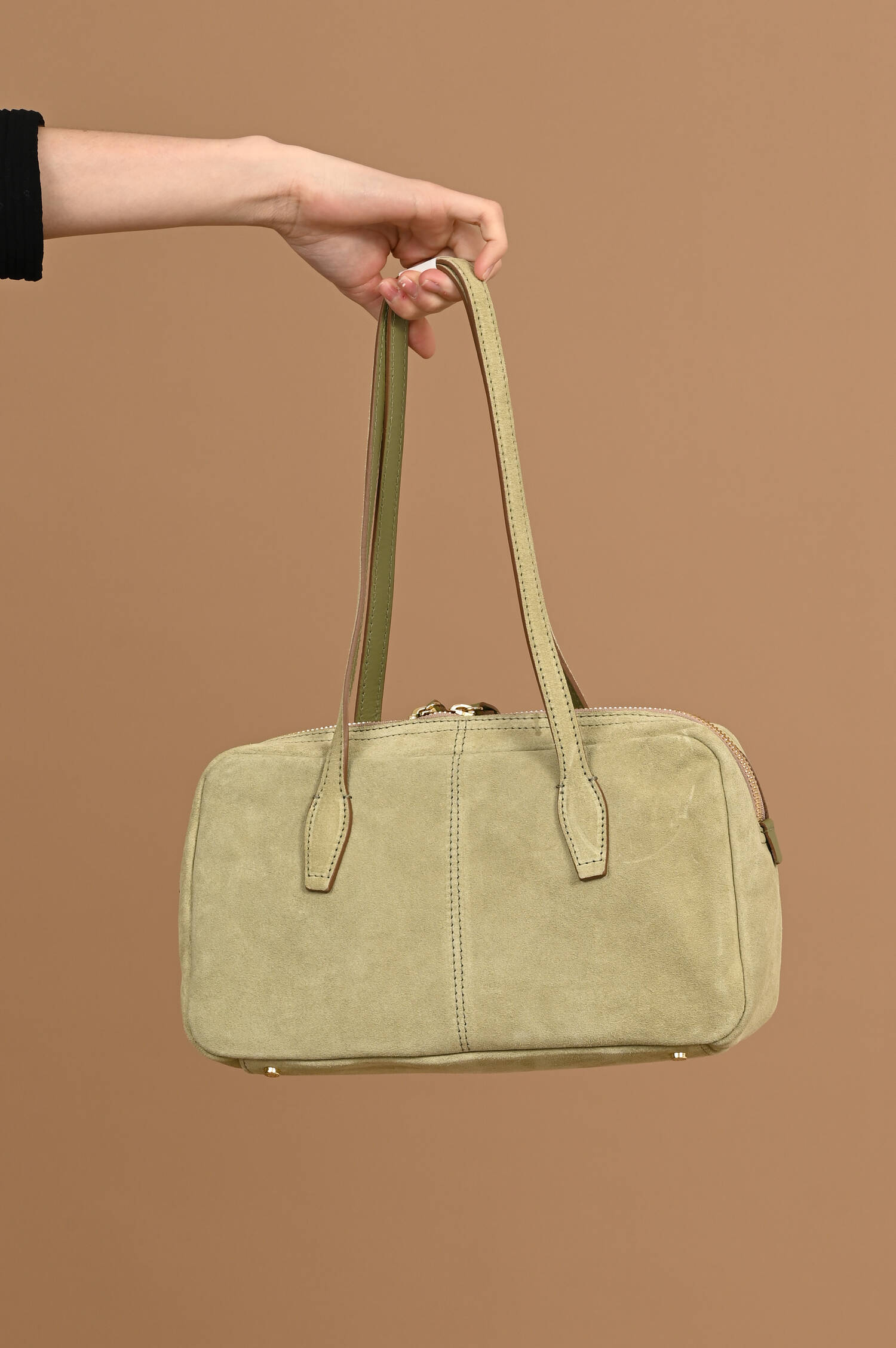 Veloursleder Bowling Bag ARYNA in Salbeigrün