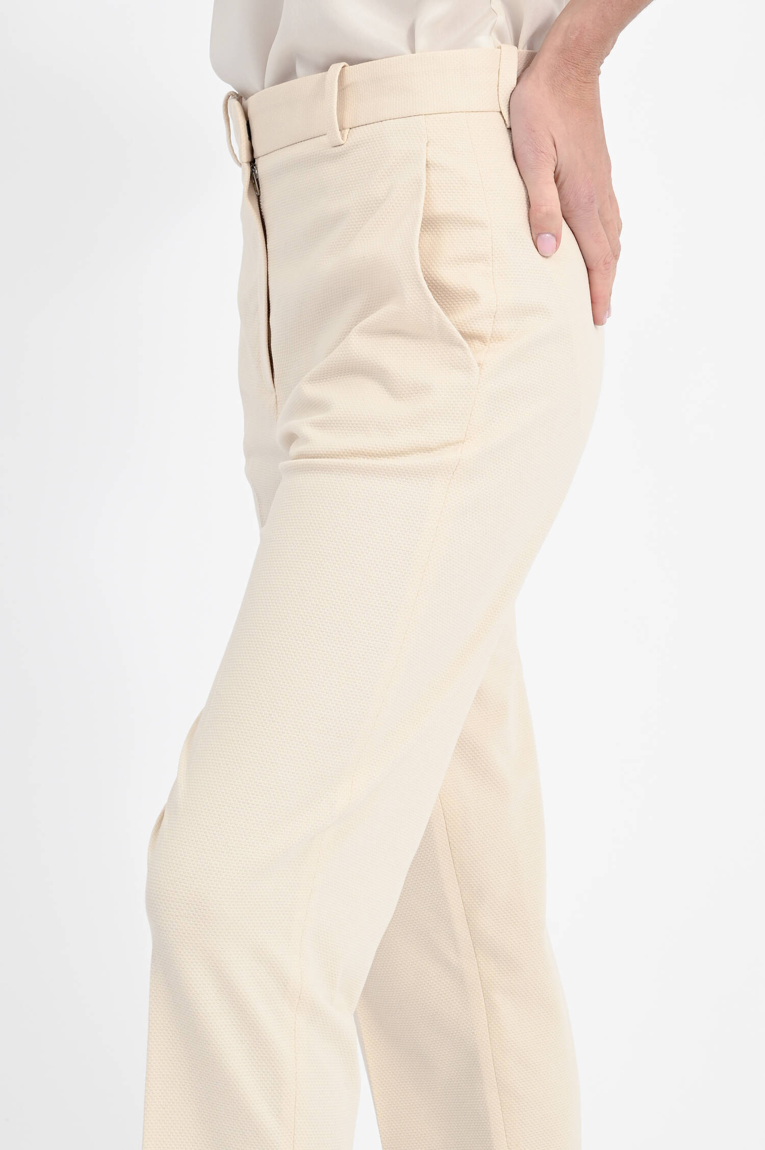 Hose mit schmalem Bein in Sugar Hose mit schmalem Bein in Sugar