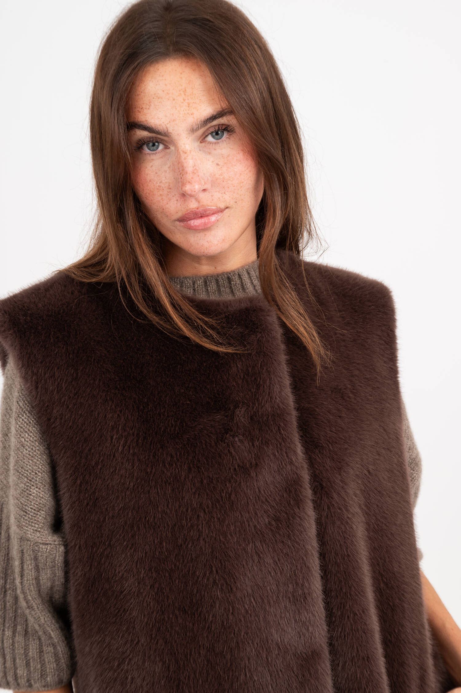 Faux Fur Weste in Beige Faux Fur Weste in Beige