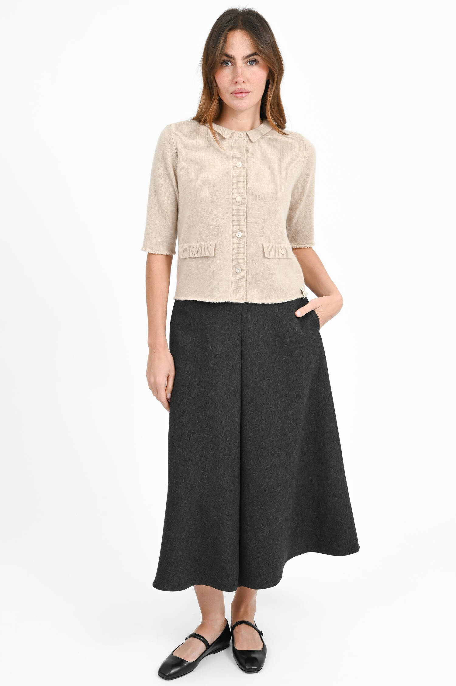 Kurzarm Cardigan aus Cashmere-Mix in Sand Kurzarm Cardigan aus Cashmere-Mix in Sand