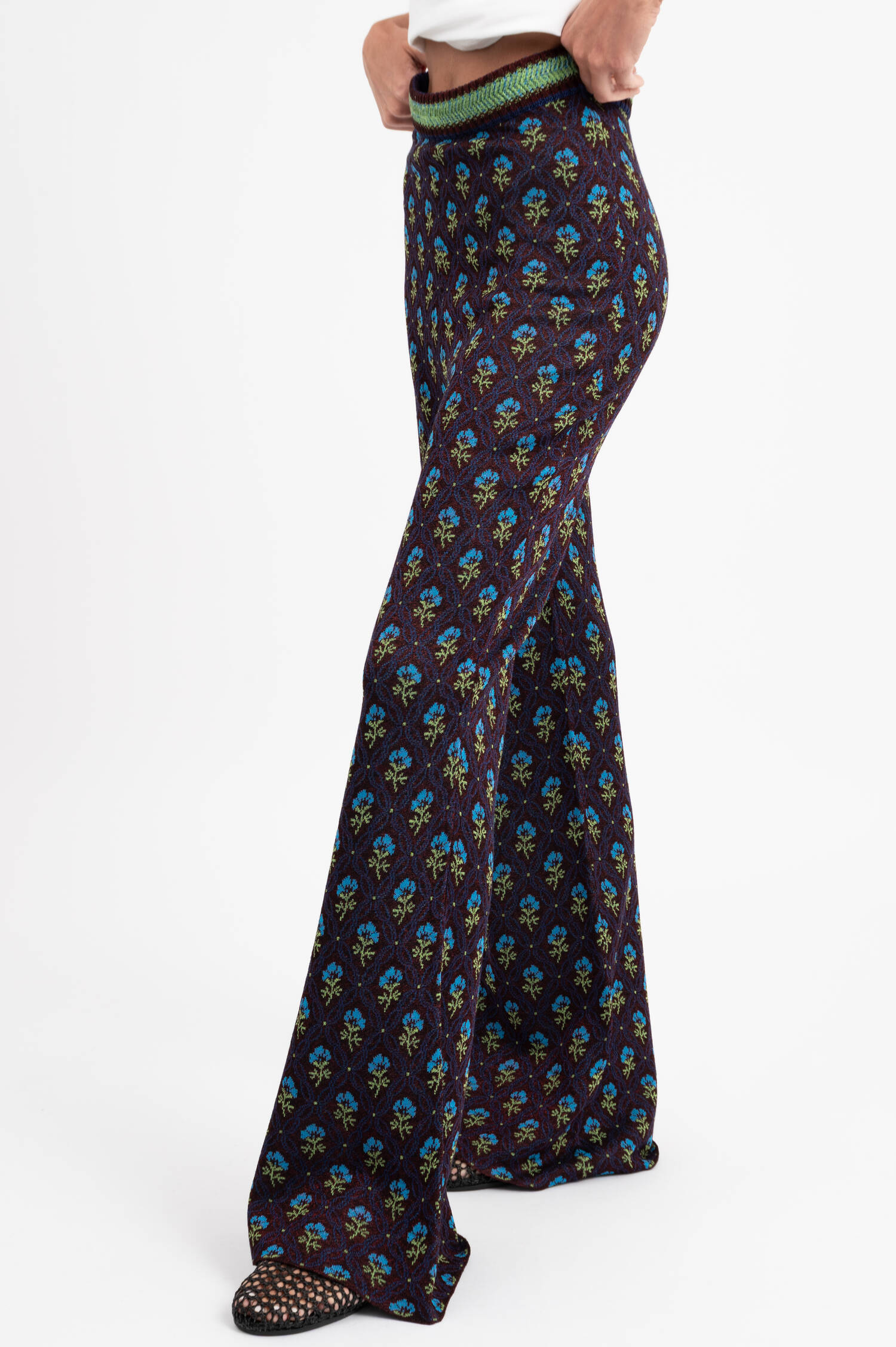 Bootcut Jacquard-Hose mit floralem Rautenmotiv Bootcut Jacquard-Hose mit floralem Rautenmotiv