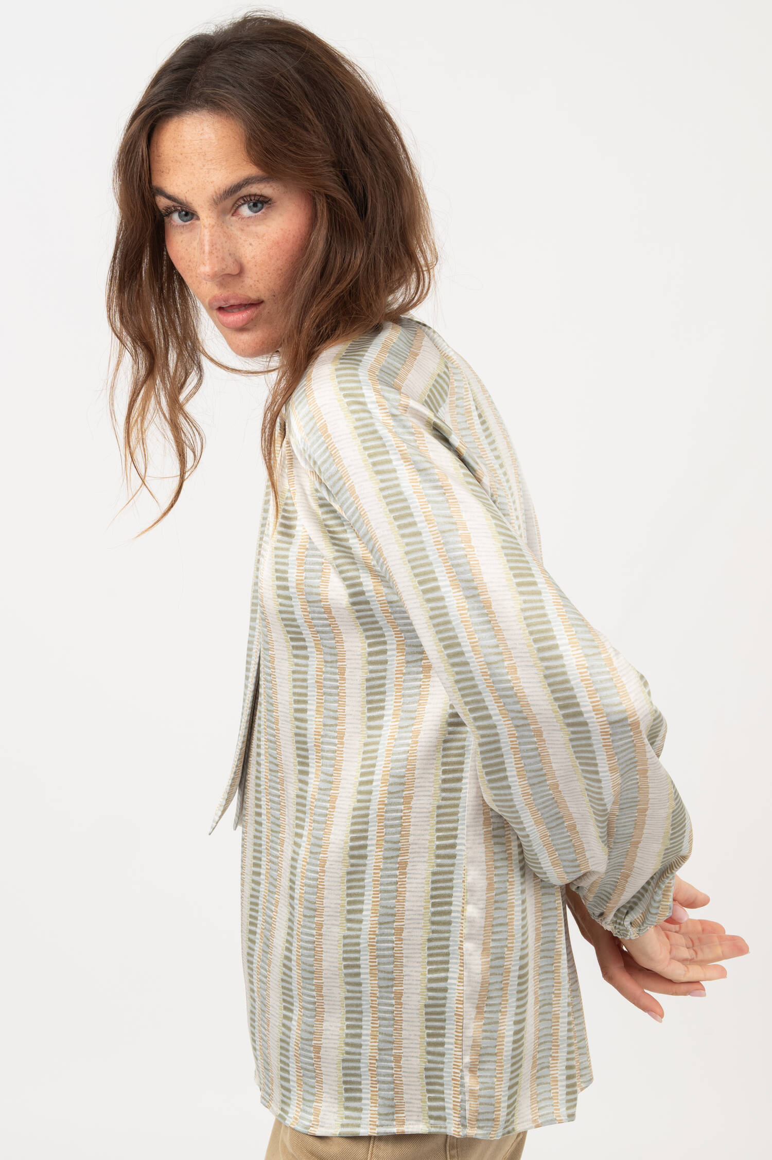 Seidenbluse mit Schluppe in Grün Seidenbluse mit Schluppe in Grün