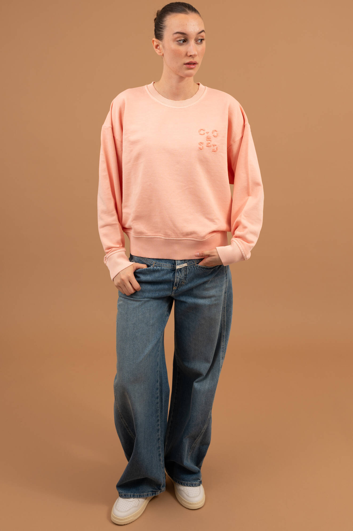 Pullover mit Label Aufstick in Peachpink