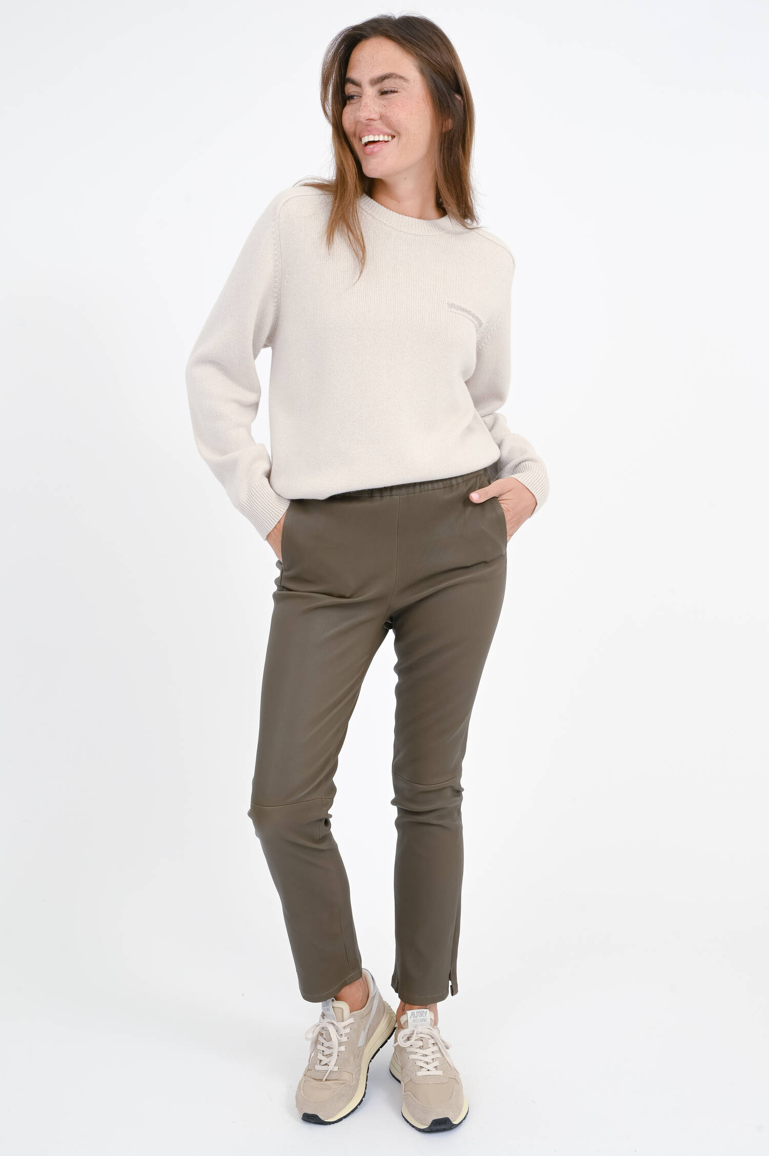 Lederhose KAMILLA in Soil/Taupe