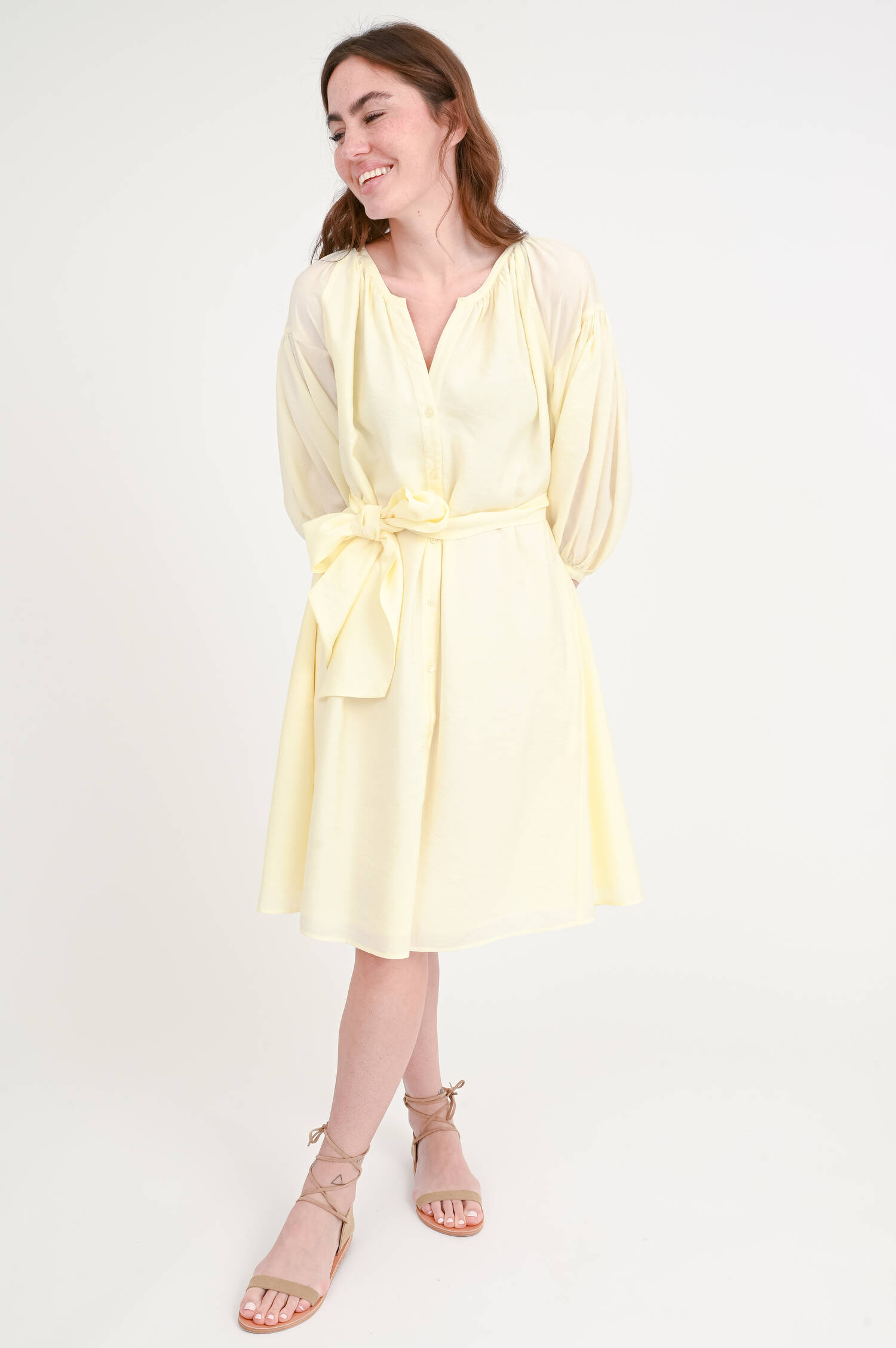 Kleid  AUA mit voluminösen Ärmeln in Butteryellow