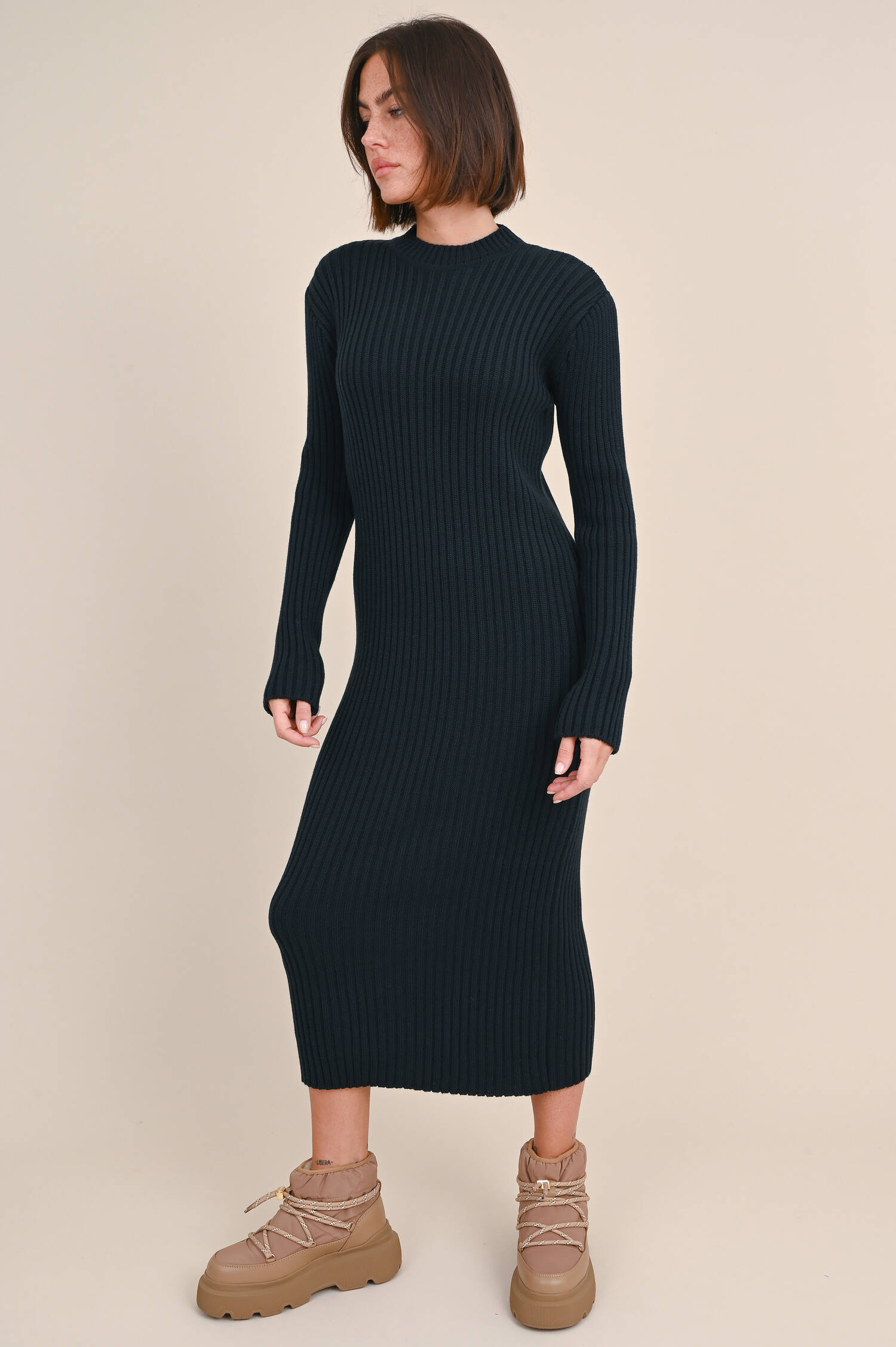 Rippstrick Kleid HELENA in Schwarz Rippstrick Kleid HELENA in Schwarz