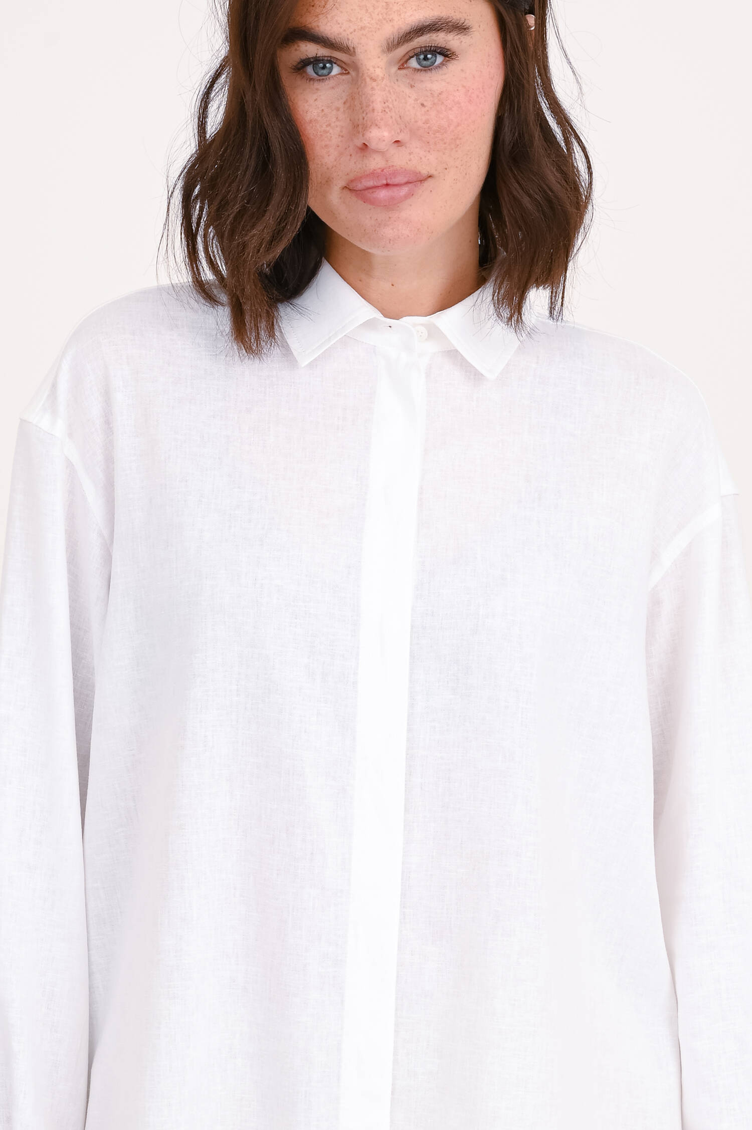 Bluse aus Leinen-Mix in Weiß