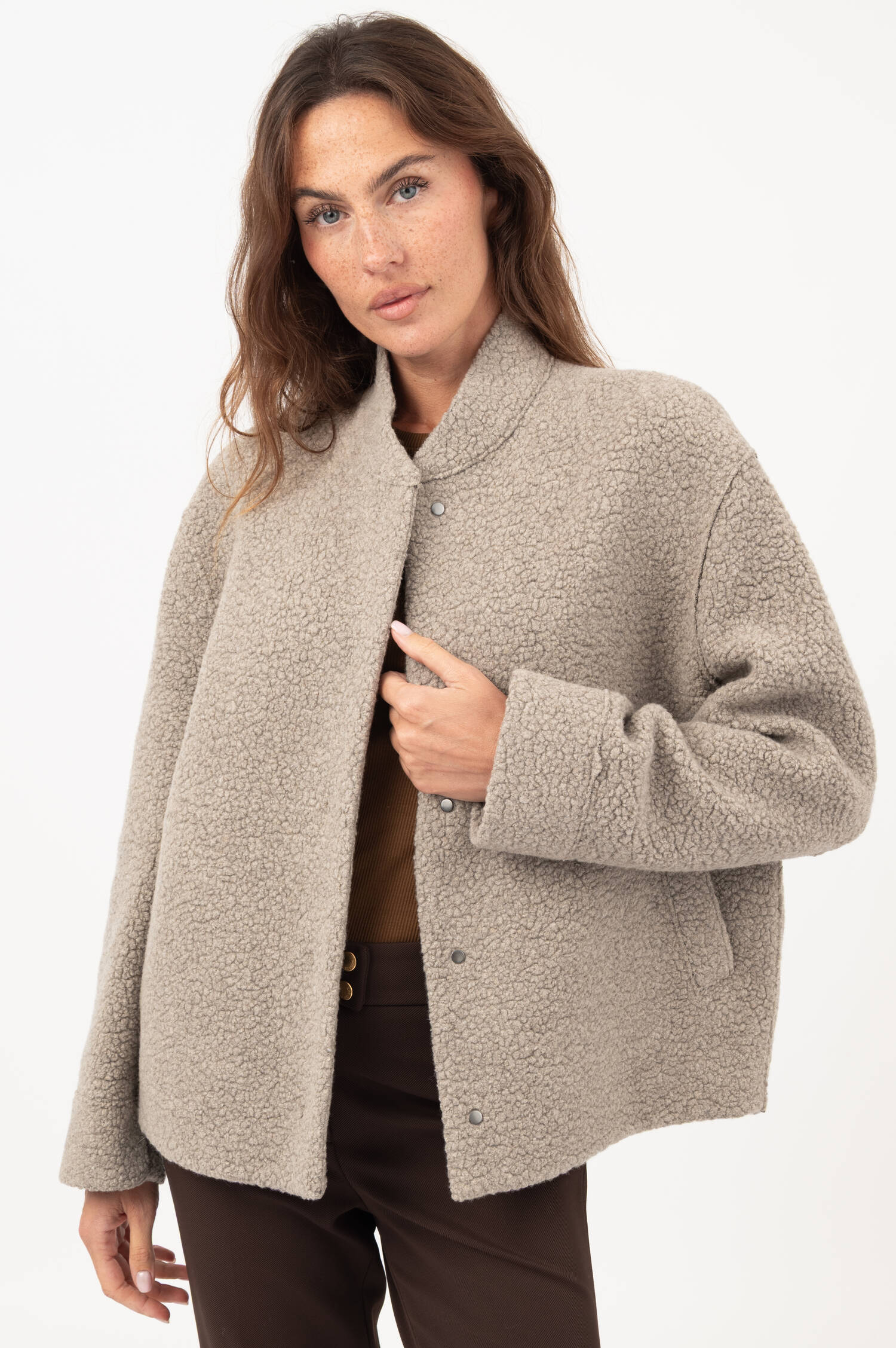 Bouclé Bomberjacke in Taupe