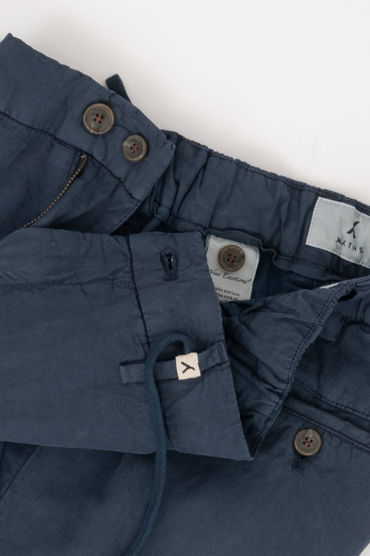 Chino mit Kordelzug in Marine