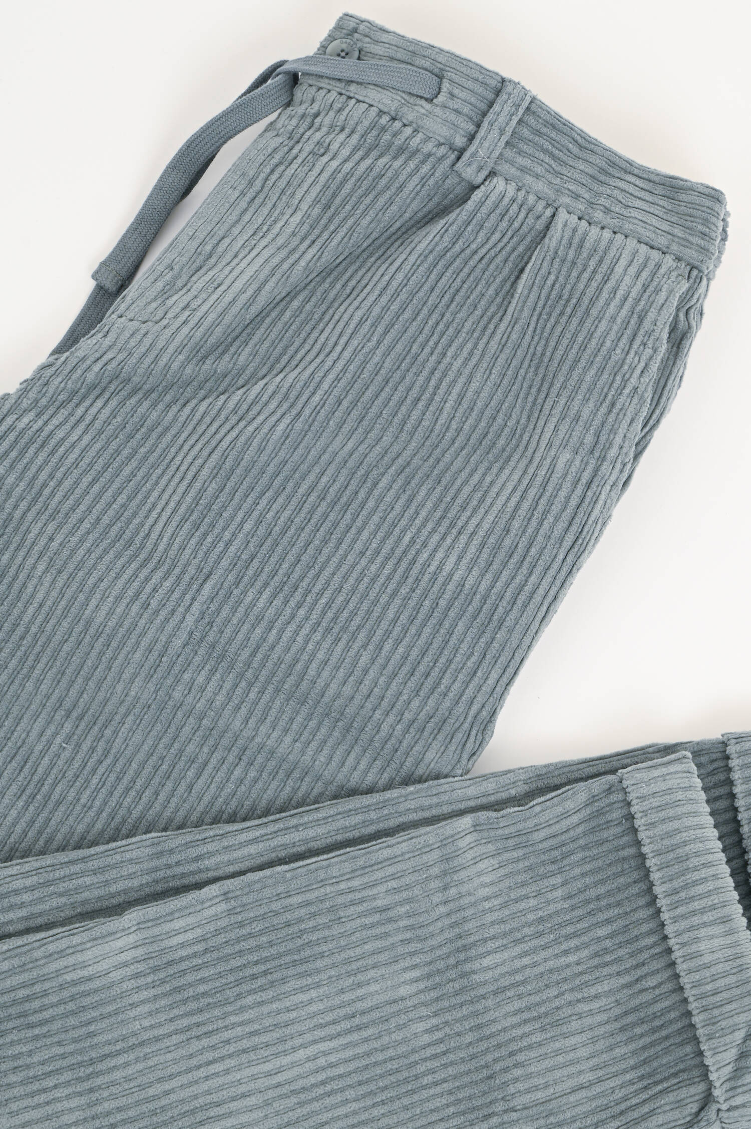 Breitcordhose in Grau