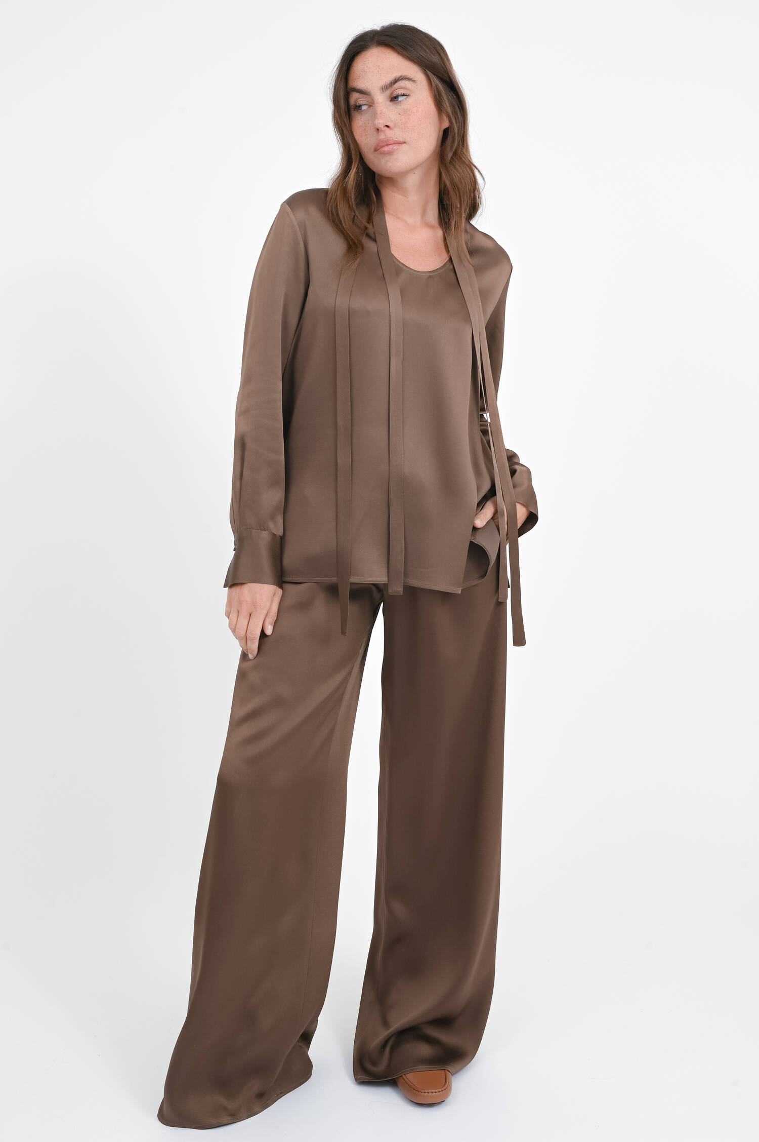 Satin-Schluppenbluse in Marron