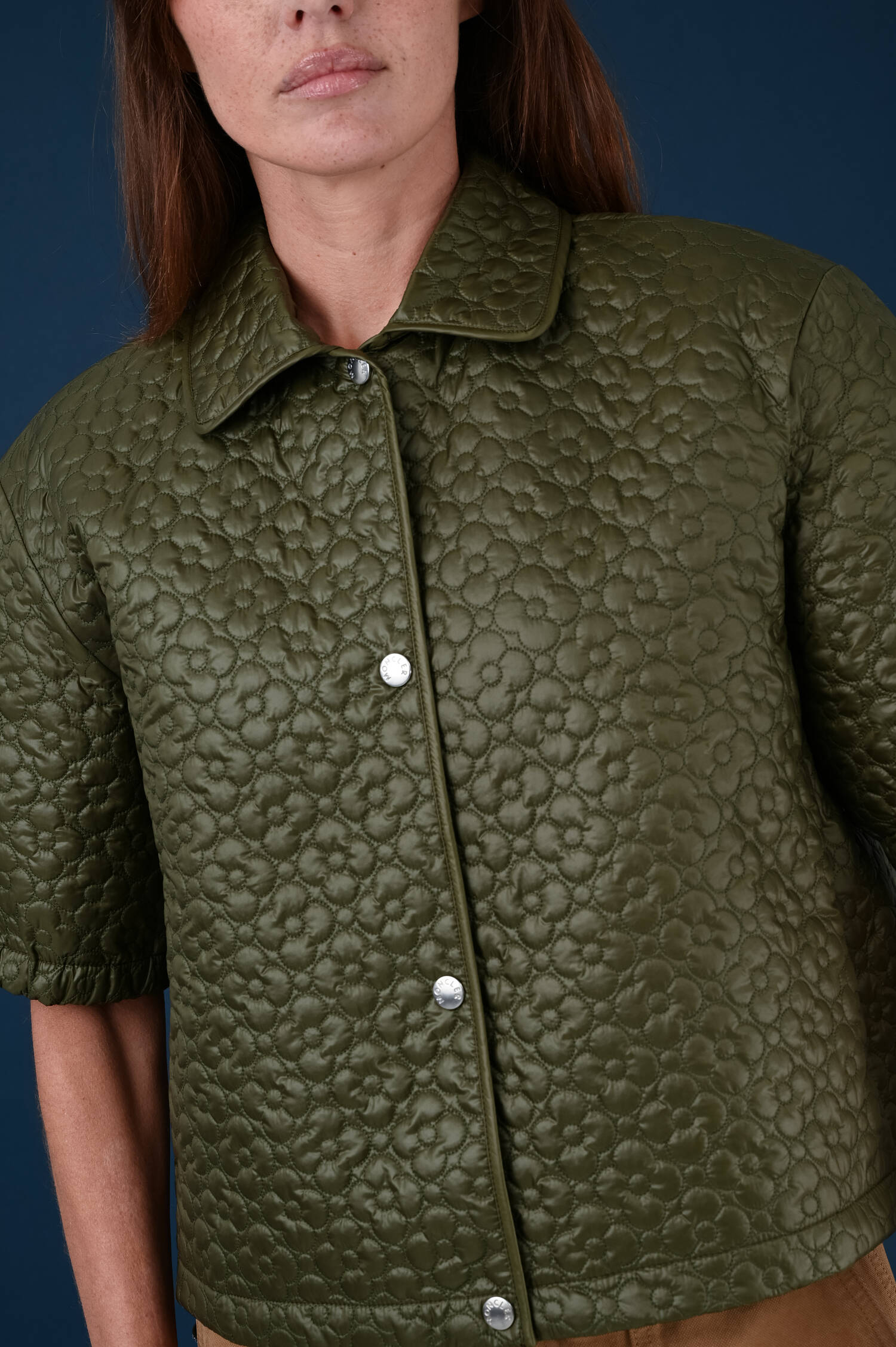 Kurzarm Steppjacke in Olivgrün Kurzarm Steppjacke in Olivgrün