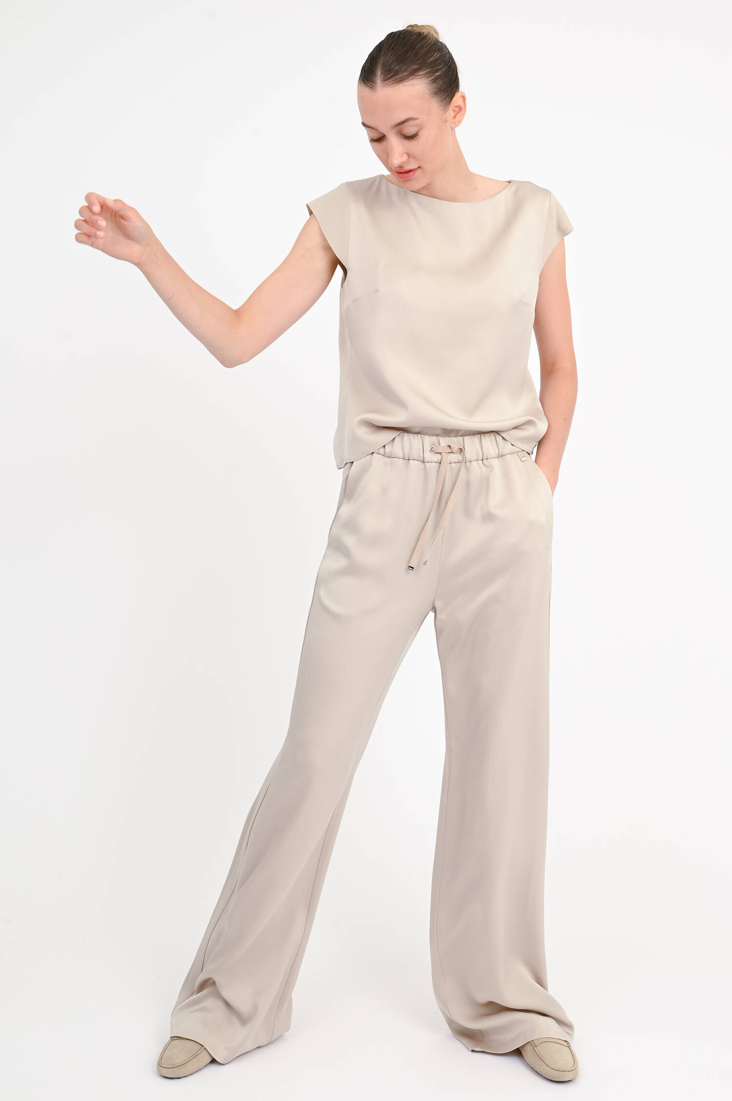 Hose in Satin-Optik in Chantilly