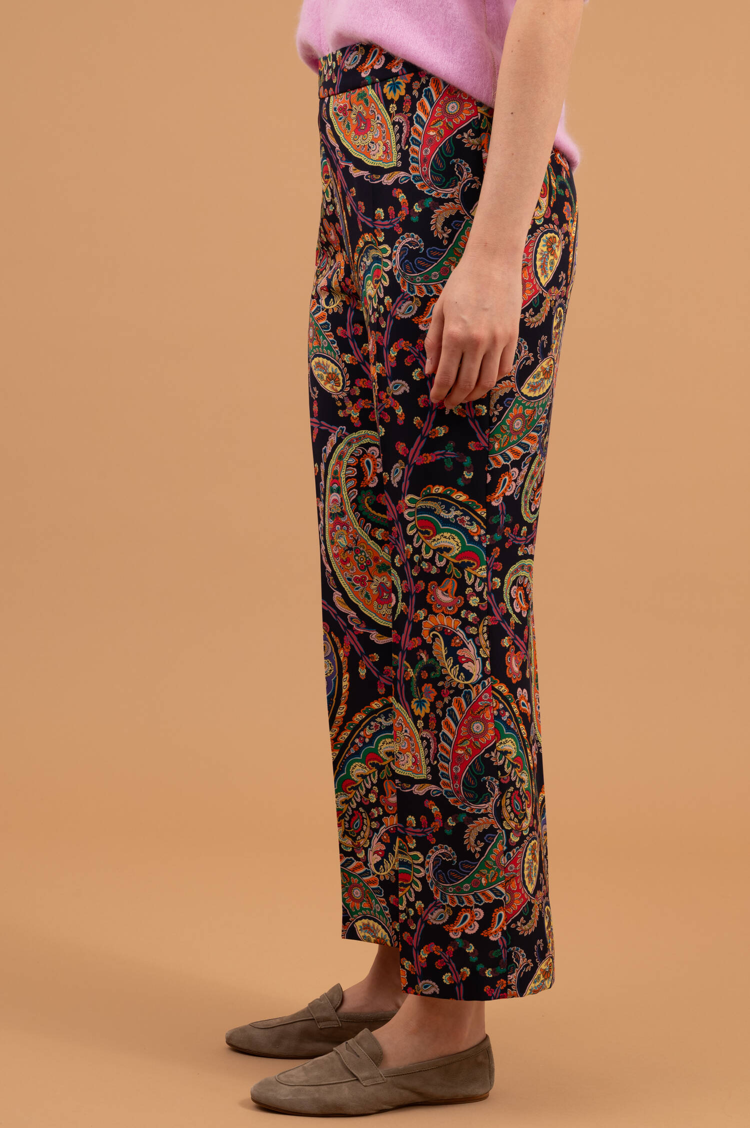 Bootcut-Hose mit Paisley-Musterung in Multicolor