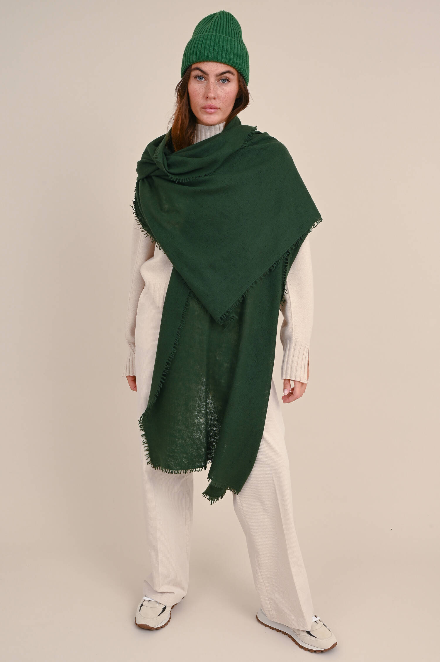 Midi-Mütze aus Cashmere in Dunkelgrün