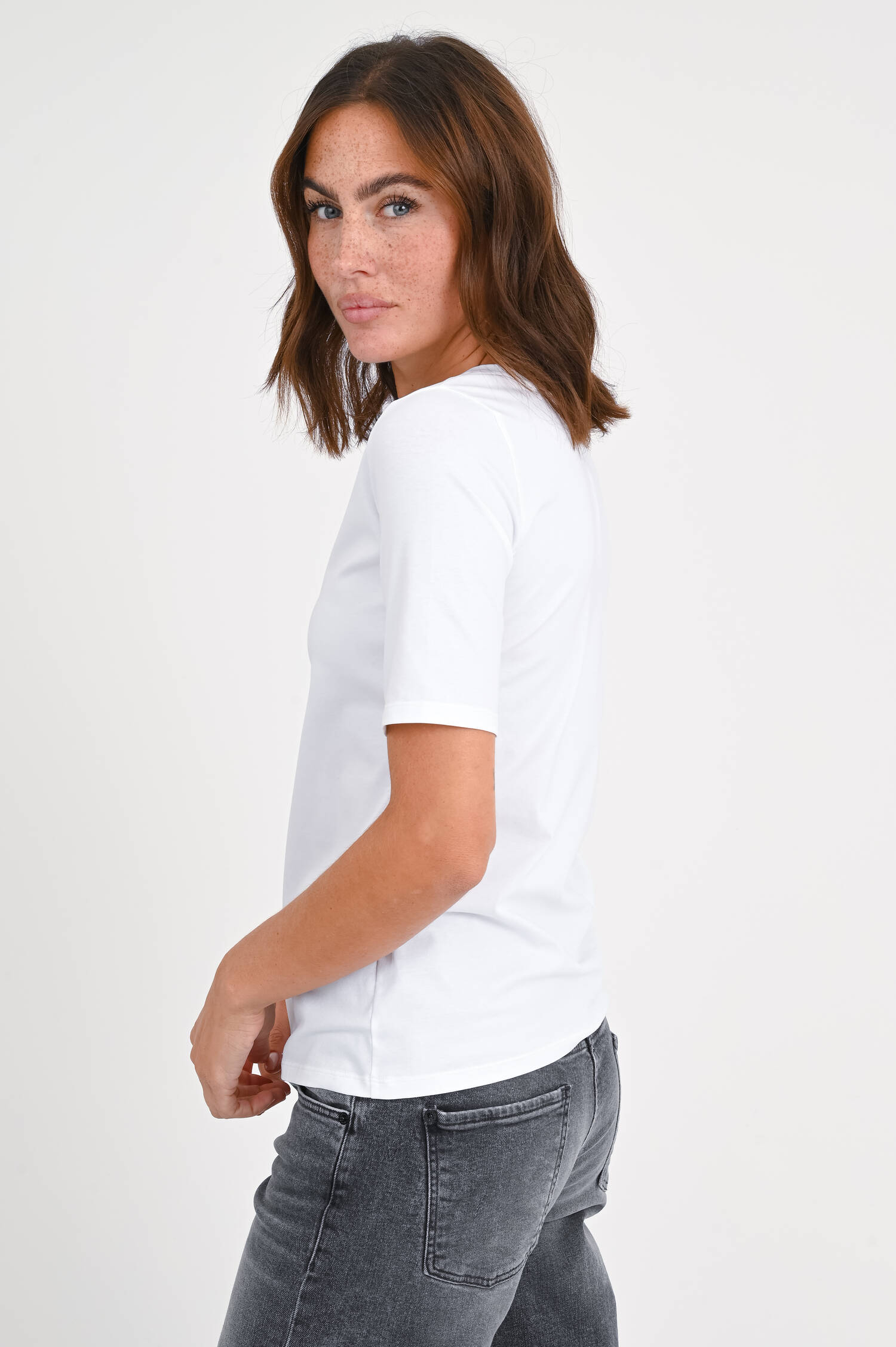 T-Shirt JANE mit verlängertem Kurzarm in Weiß T-Shirt JANE mit verlängertem Kurzarm in Weiß
