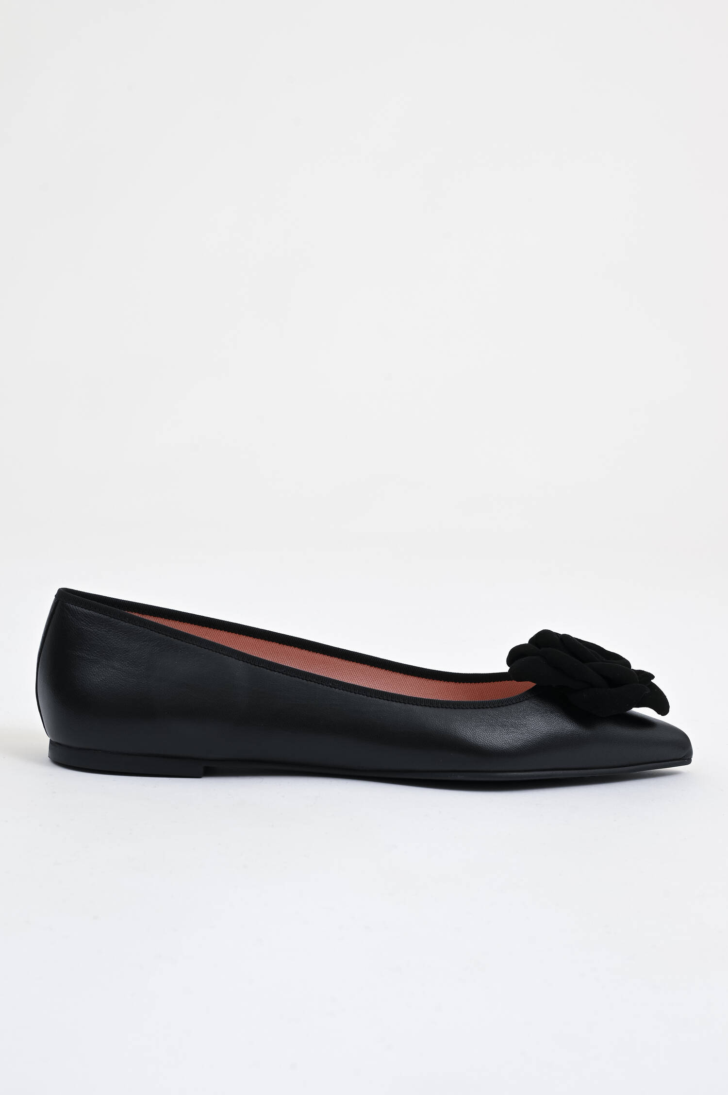 Ballerina mit Blumendetails in Schwarz