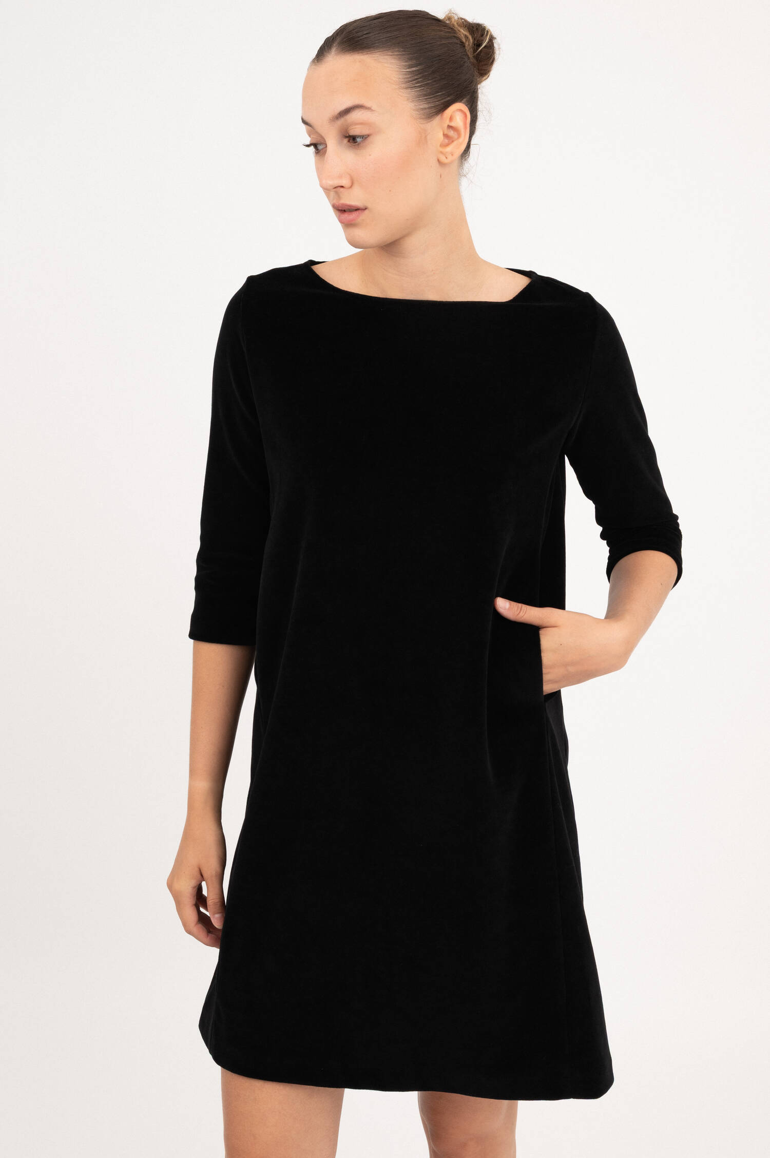 Samtkleid in Schwarz