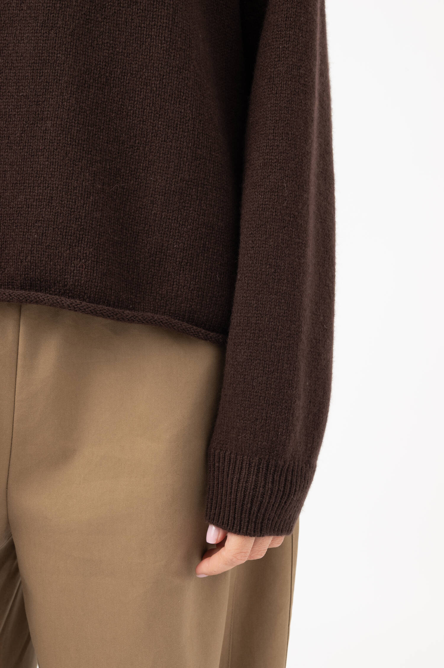 Cropped Pullover in Dunkelbraun Cropped Pullover in Dunkelbraun