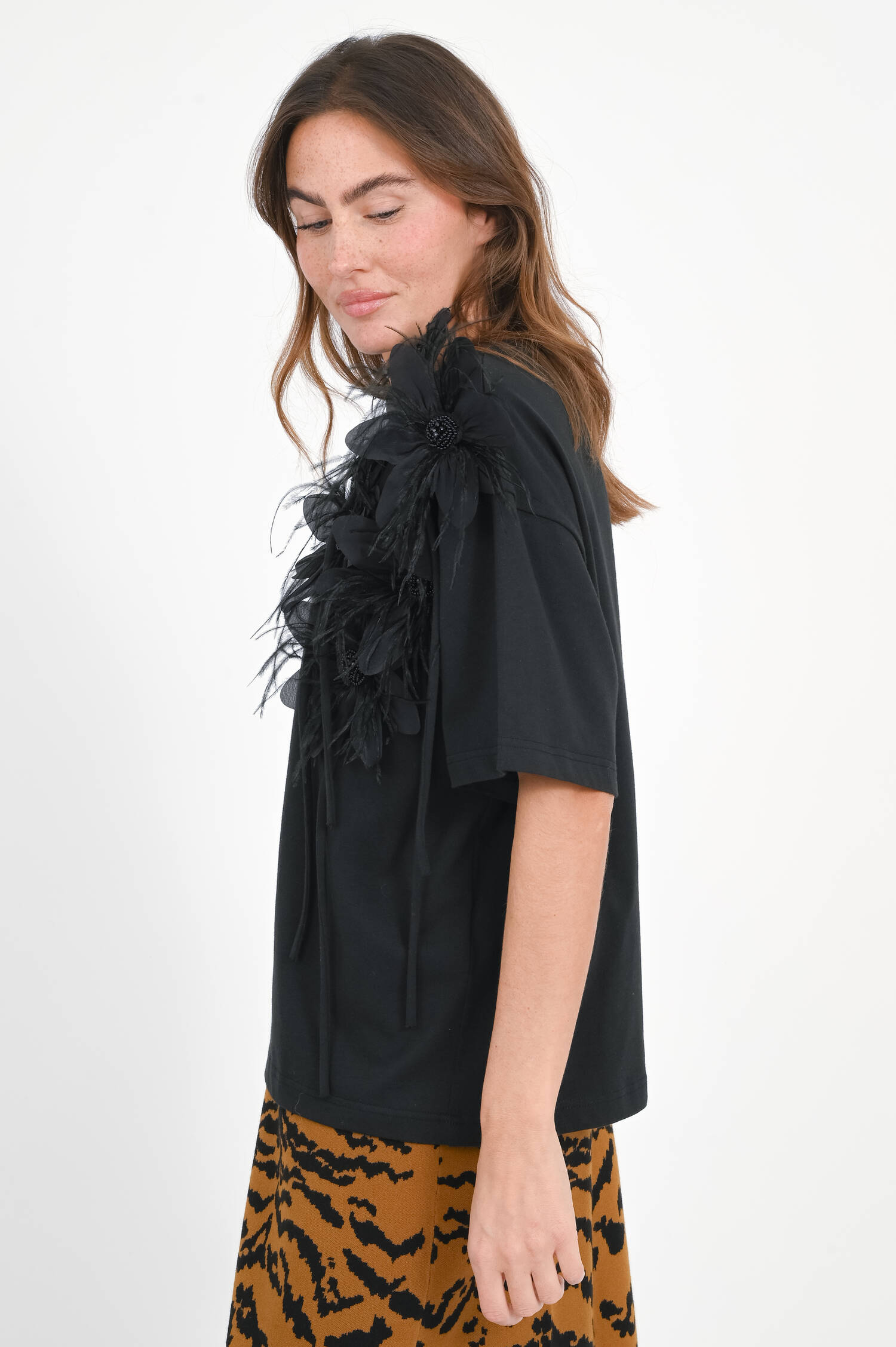 Oversized T-Shirt mit Blumen-Detail in Schwarz