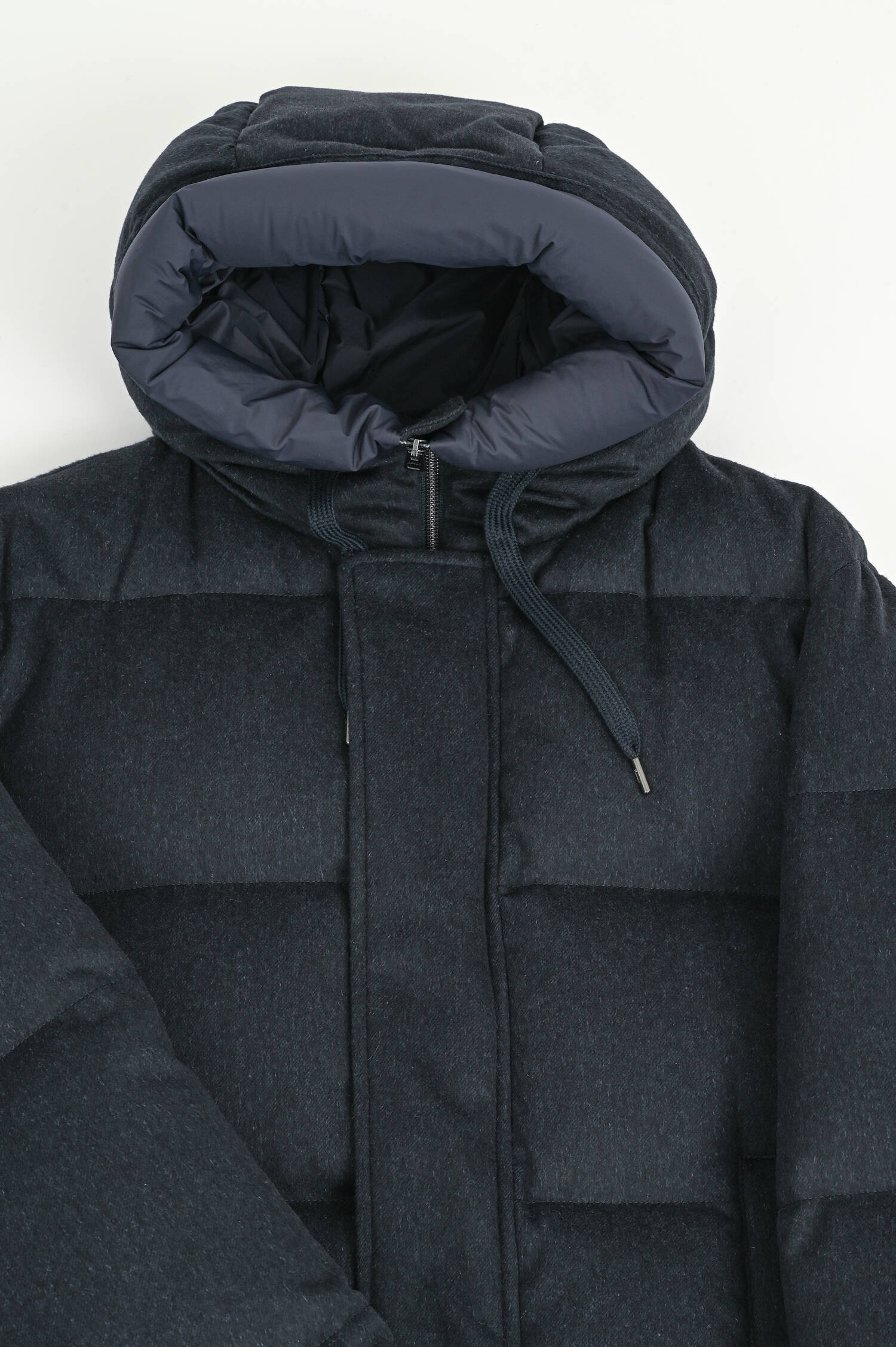 Steppjacke aus Seide-Cashmere-Mix in Navy Steppjacke aus Seide-Cashmere-Mix in Navy