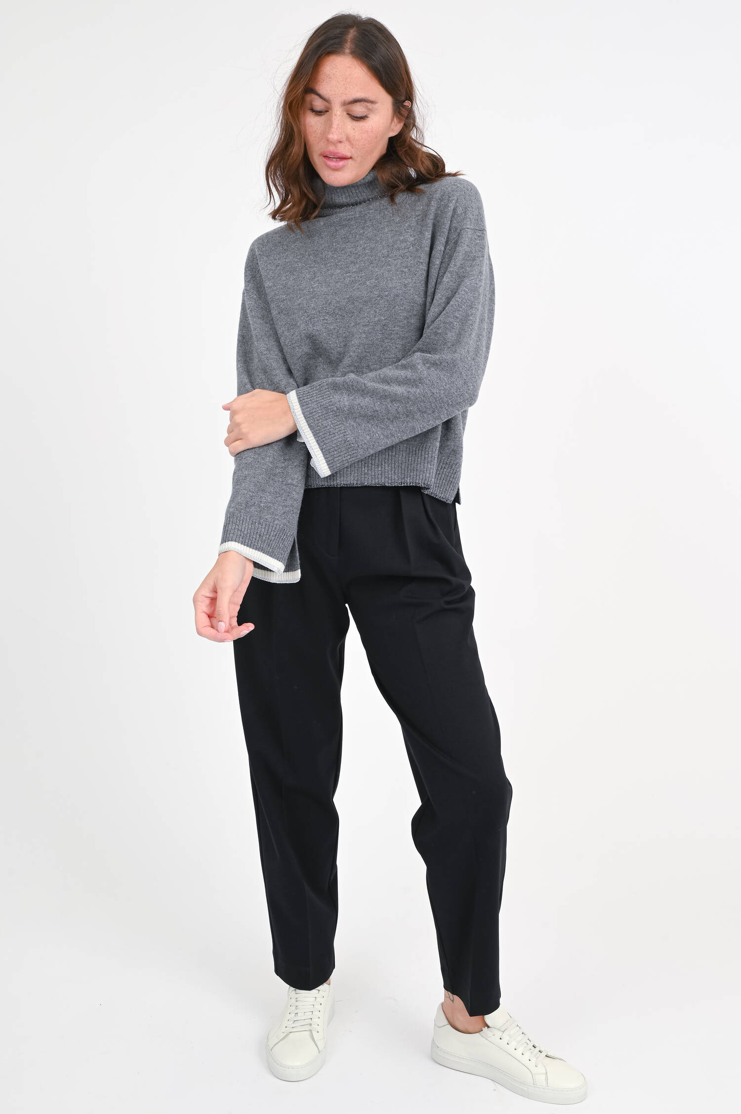 Rollkragenpullover mit Glitzerdetails in Grau