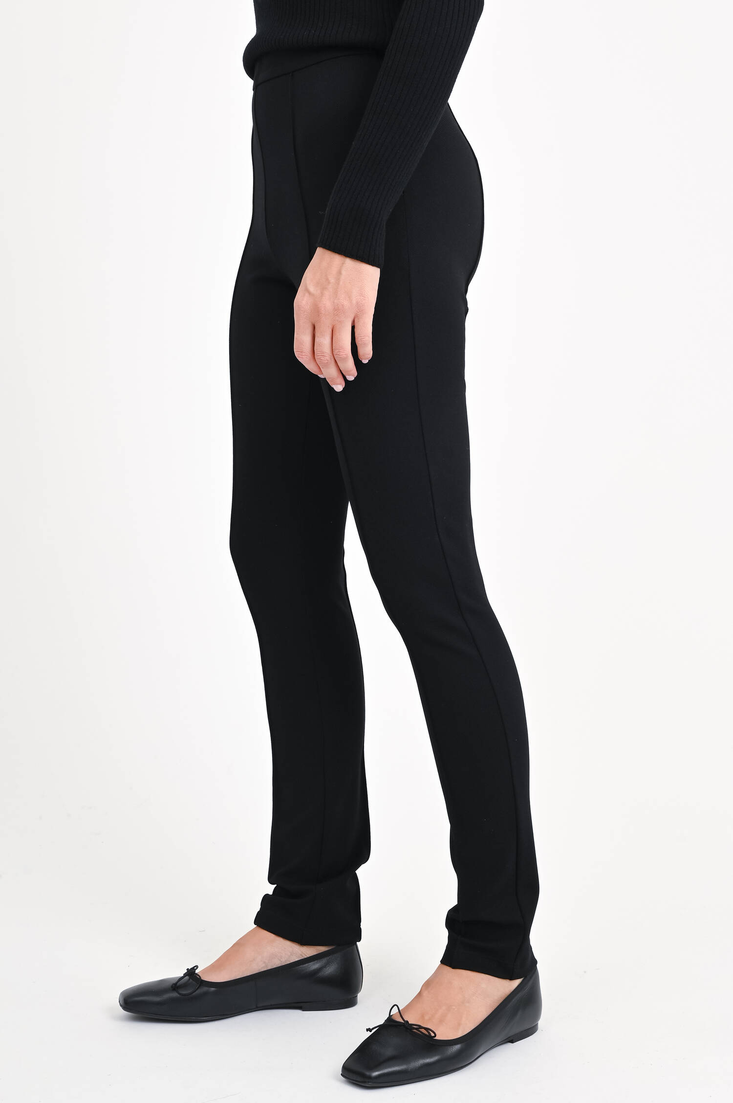 Hose mit Ziernaht in Schwarz Hose mit Ziernaht in Schwarz