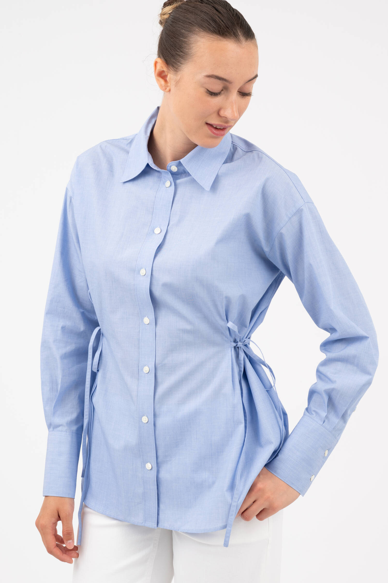 Bluse mit Schnür-Details in Hellblau