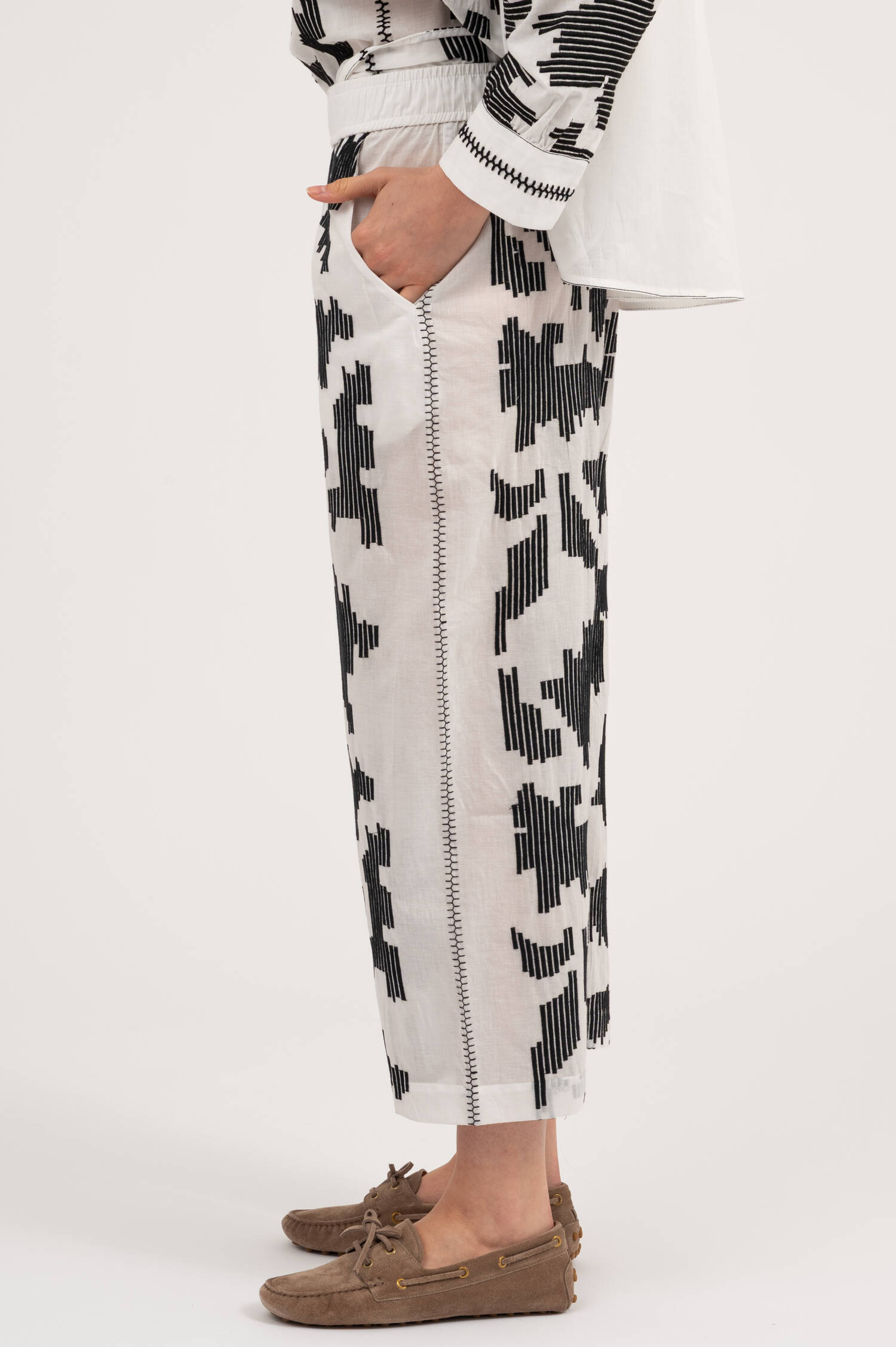 Culotte Hose ORENDA in Weiß/Schwarz Culotte Hose ORENDA in Weiß/Schwarz