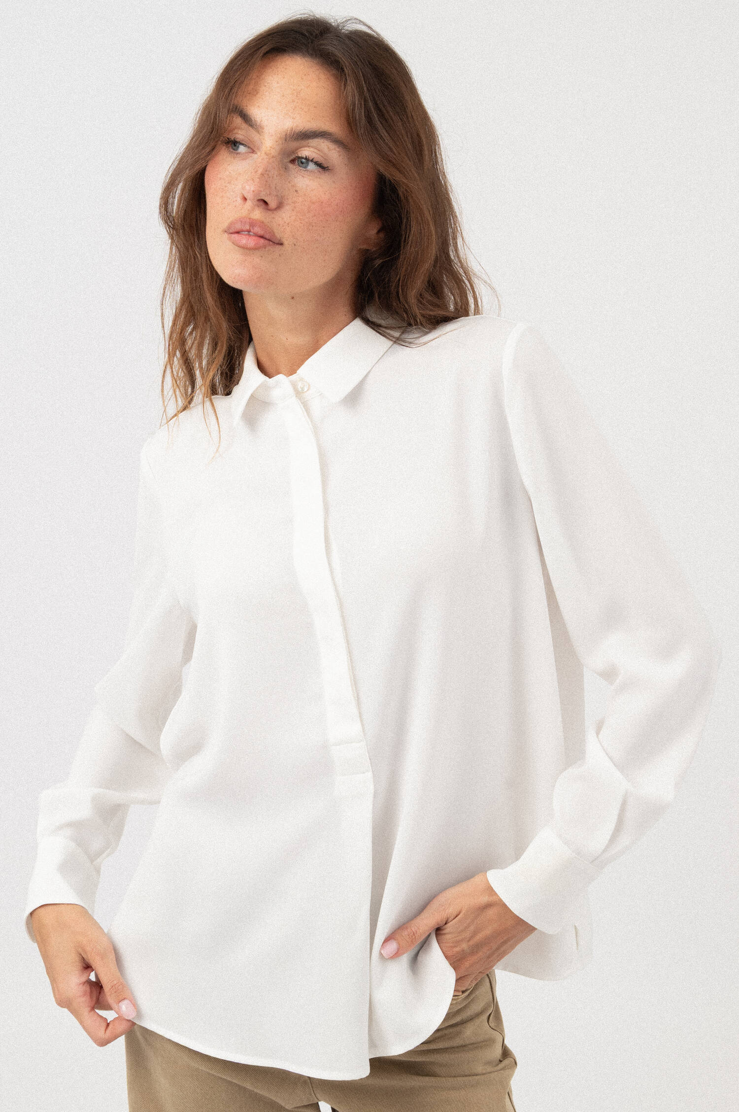 Relaxed Bluse in Weiß Relaxed Bluse in Weiß