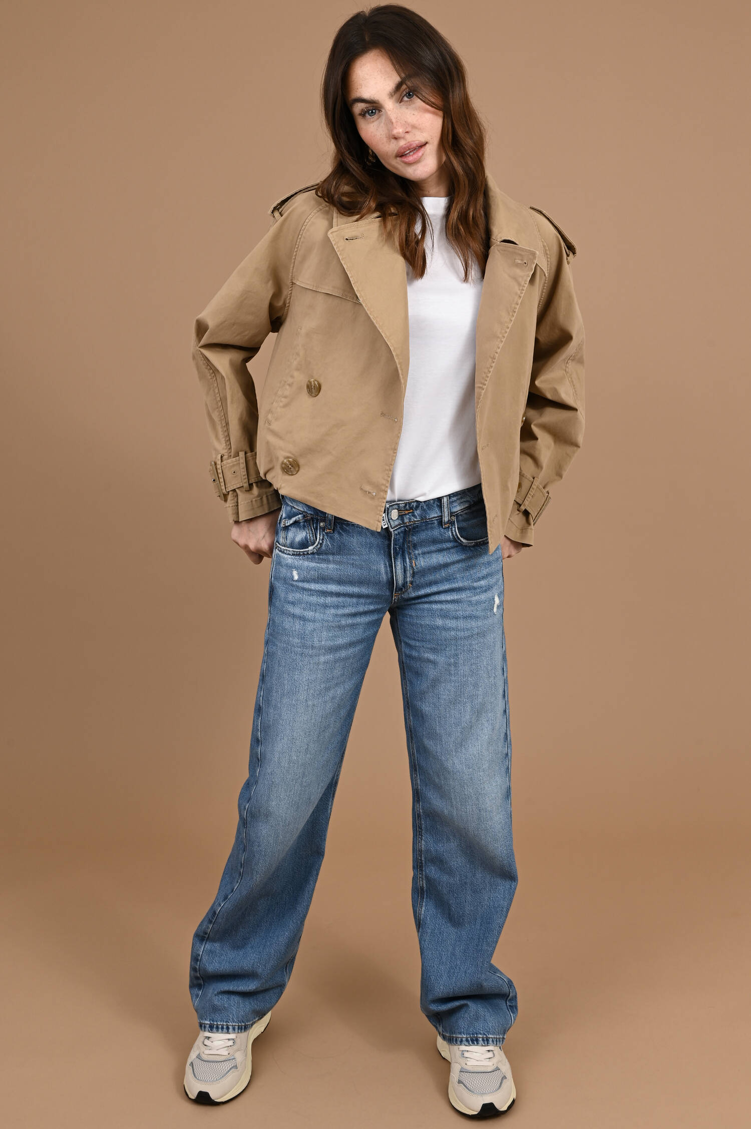 Kurzjacke im Trenchcoat-Stil in Camel