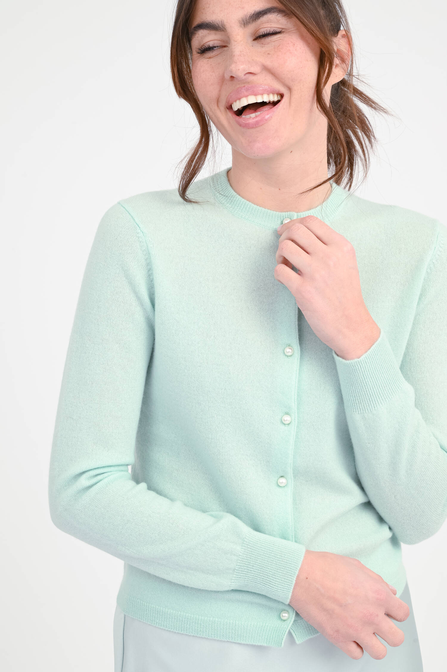 Cashmere-Cardigan mit Perlen in Mint